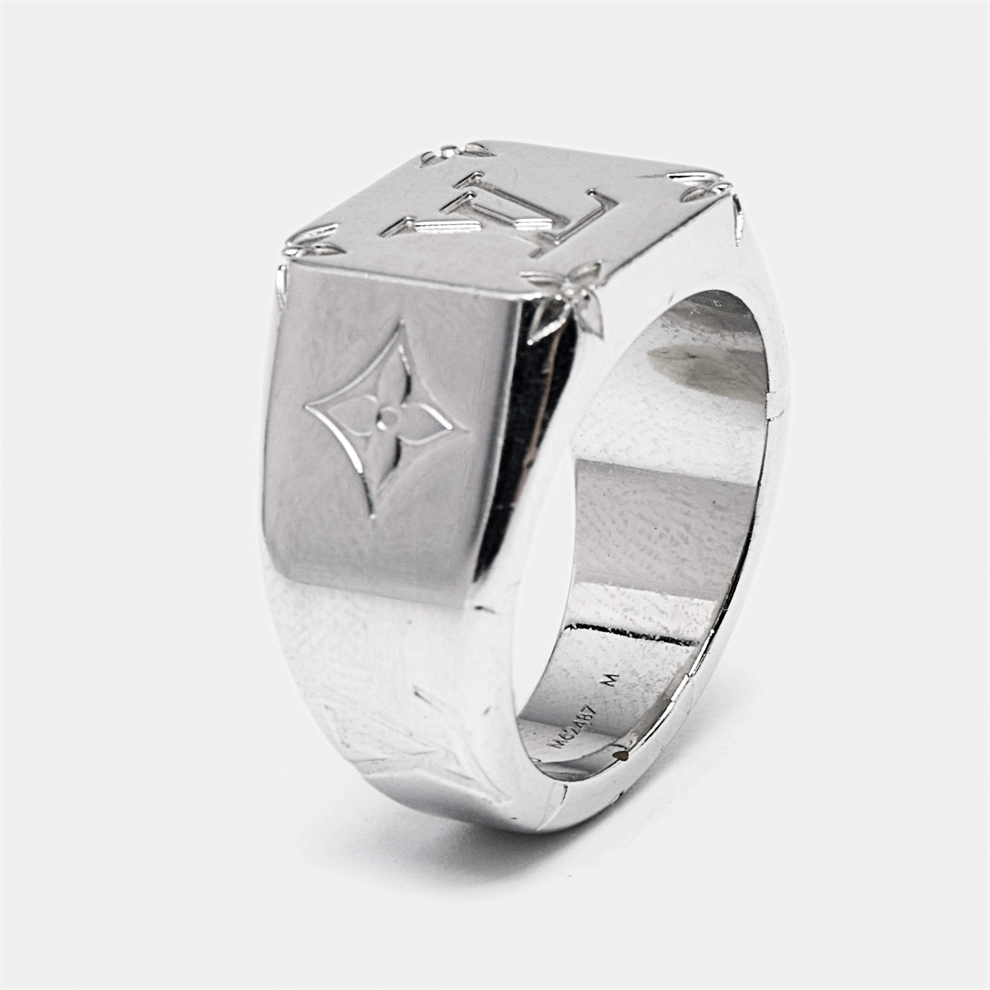 Louis Vuitton Monogram Signet Silver Tone Ring Size 59