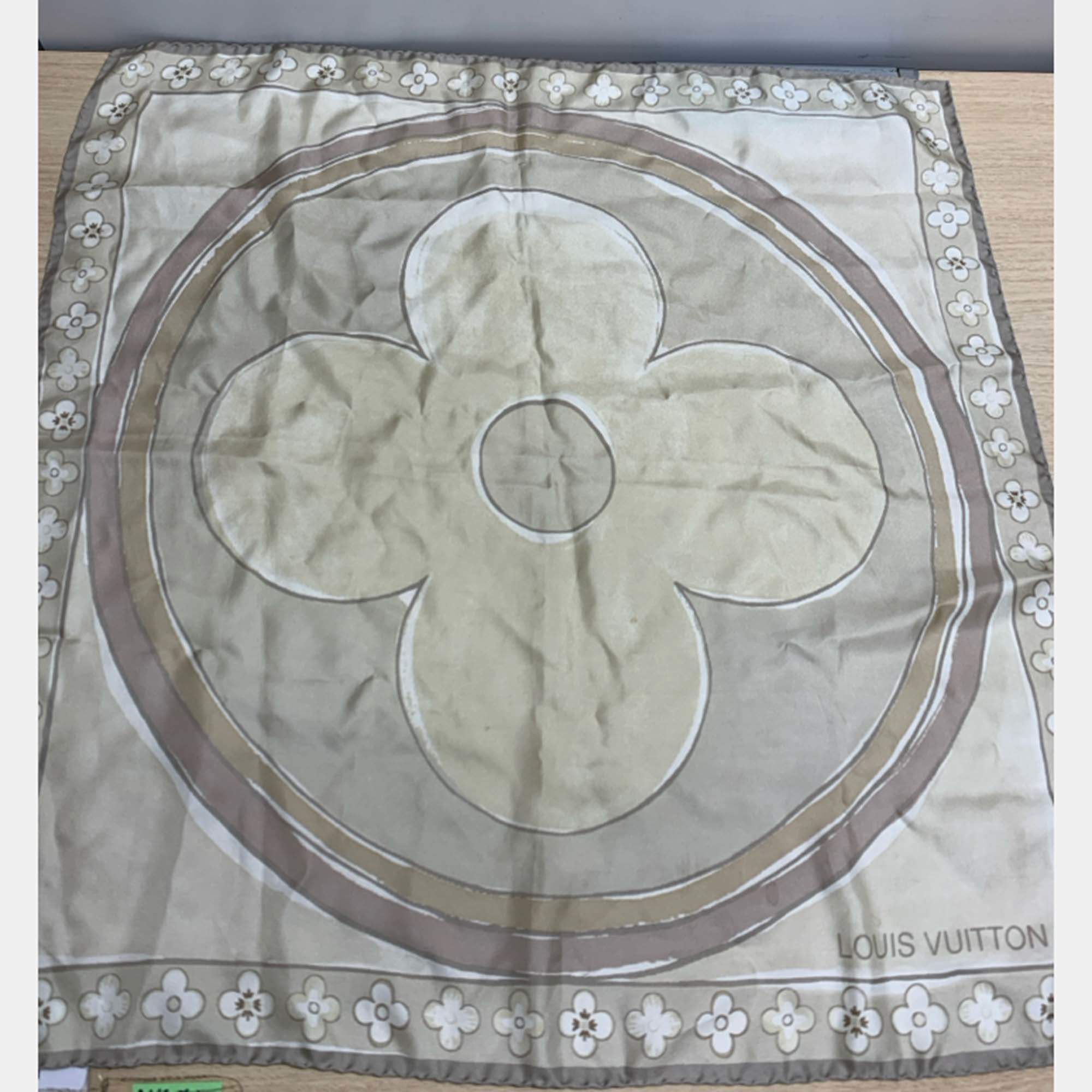 Pre Owned وشاح لوي فيتون حرير مربع