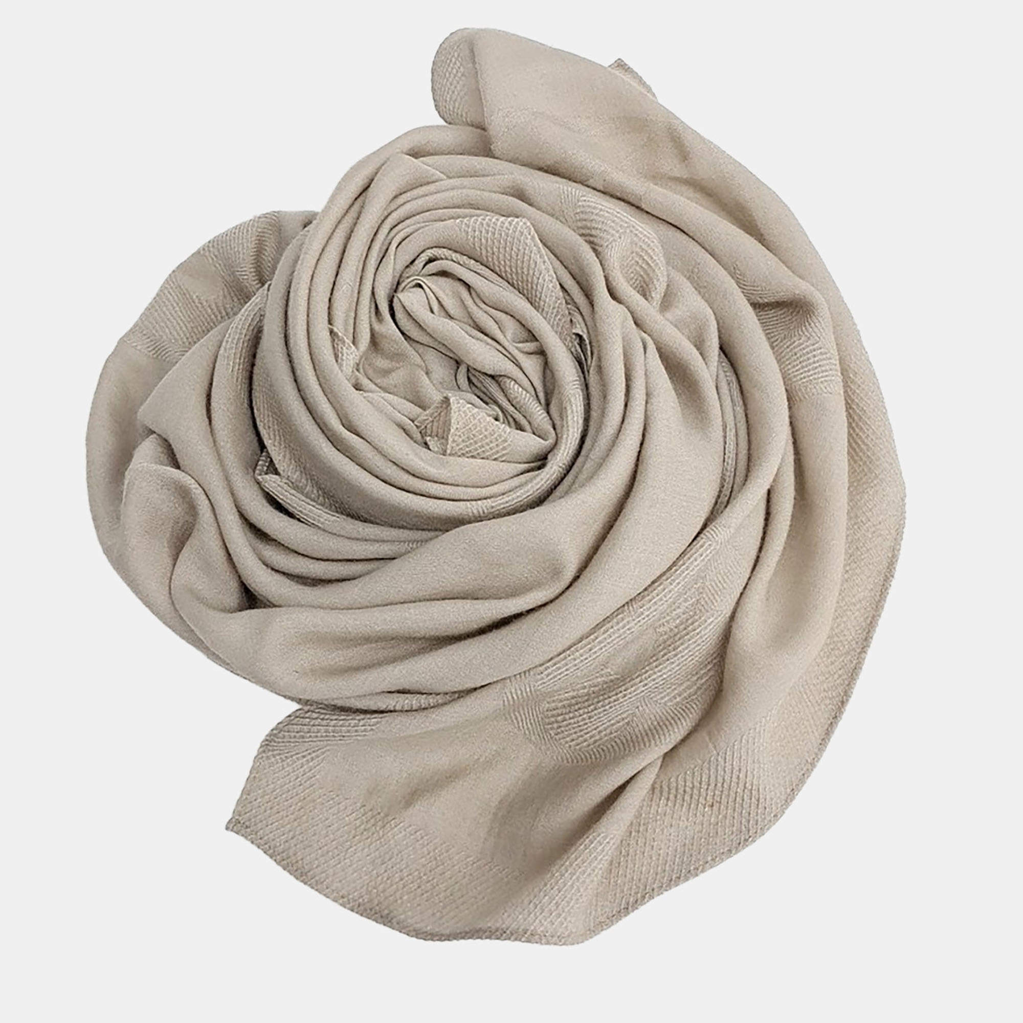 مملوكة مسبقًا Louis Vuitton Beige Cashmere Silk scarf
