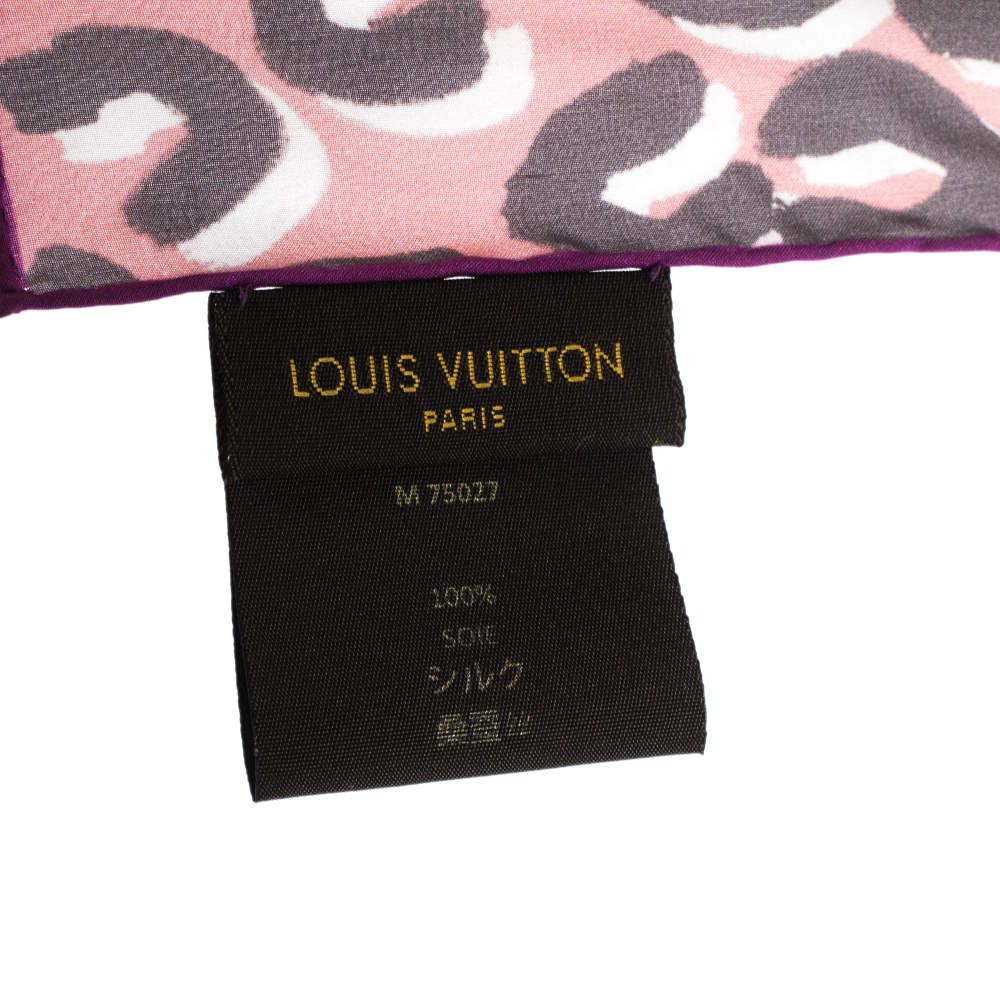 Louis Vuitton Grey & Pink Giant V Leopard Print Silk Square Scarf Louis  Vuitton