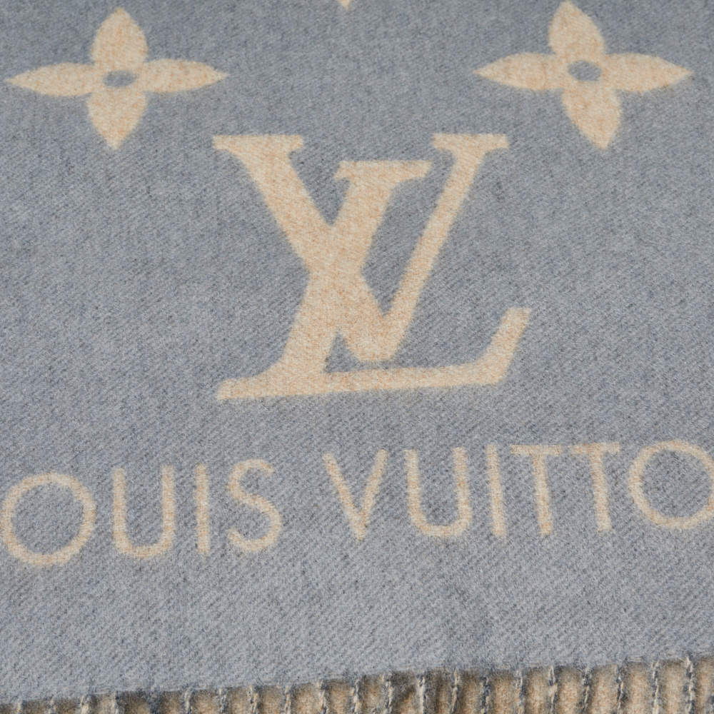 Louis Vuitton Bleu Black/Beige Ombre Cashmere Reykjavik Shawl/Scarf -  Yoogi's Closet