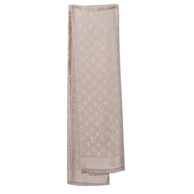 مملوكة مسبقًا Louis Vuitton Grey Monogram Silk & Wool Fringed Shawl 