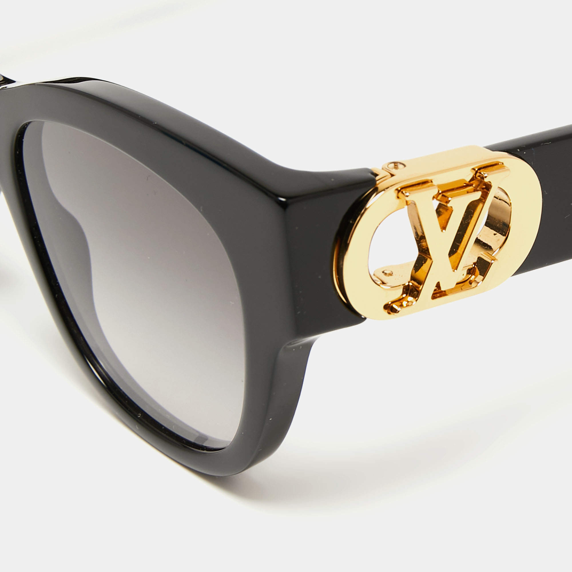 Shop Louis Vuitton 2021-22FW Lv link pm cat eye sunglasses (Z1569W
