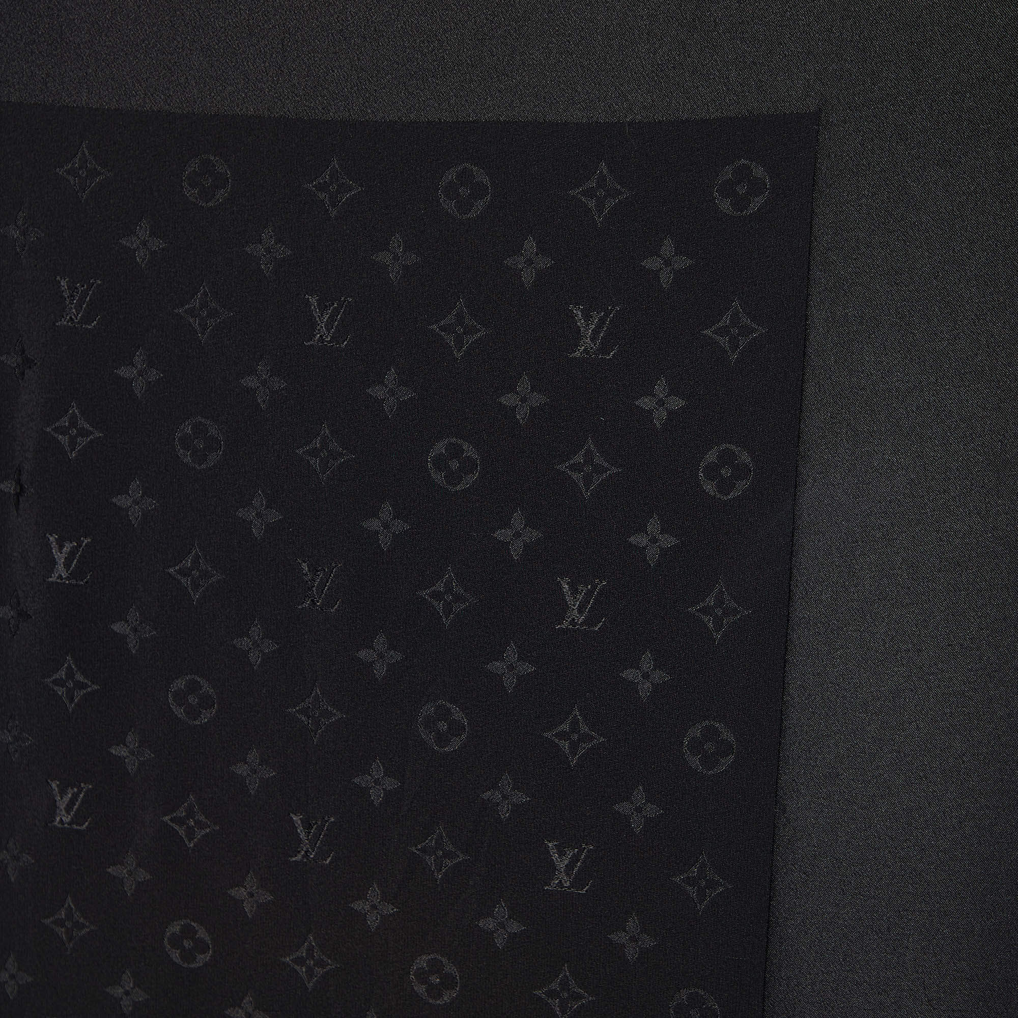 Louis Vuitton Monogram Silk Monaco Scarf (SHF-17683) – LuxeDH