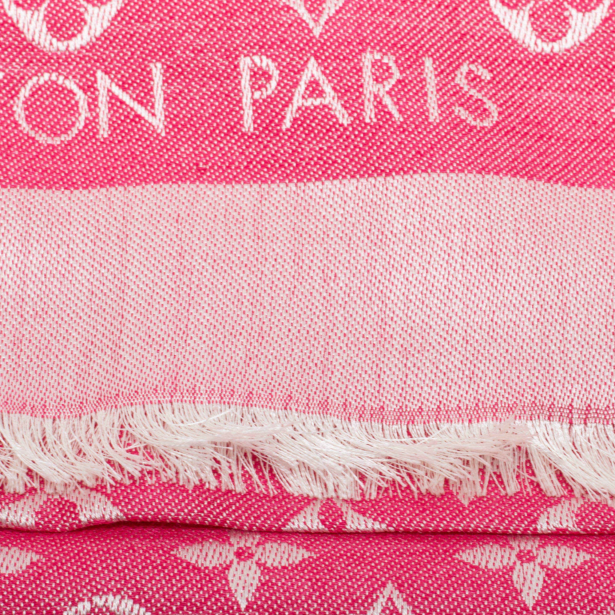 Louis Vuitton Monogram denim shawl Pink Silk ref.186456 - Joli Closet