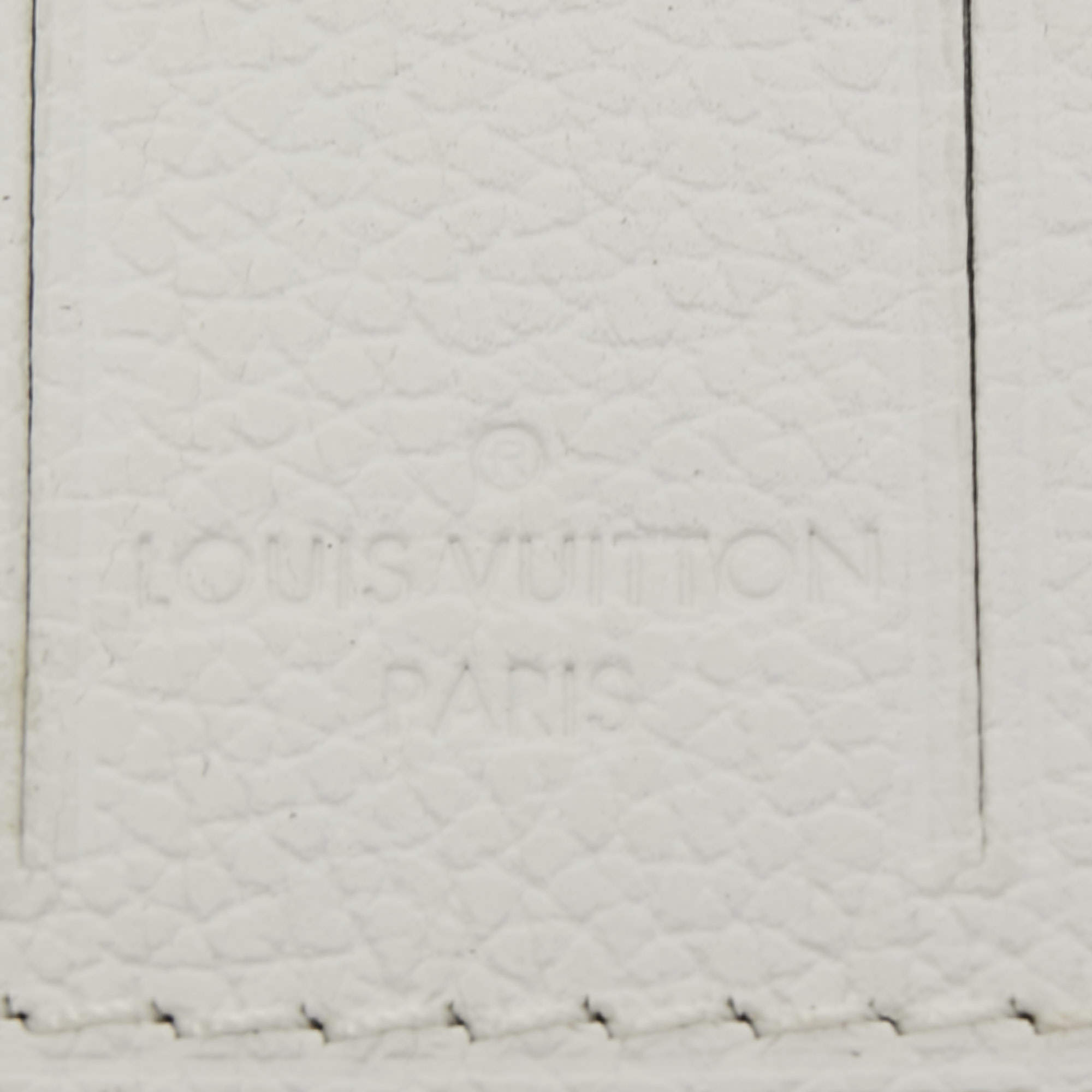 LOUIS VUITTON Luggage Tag White 932704