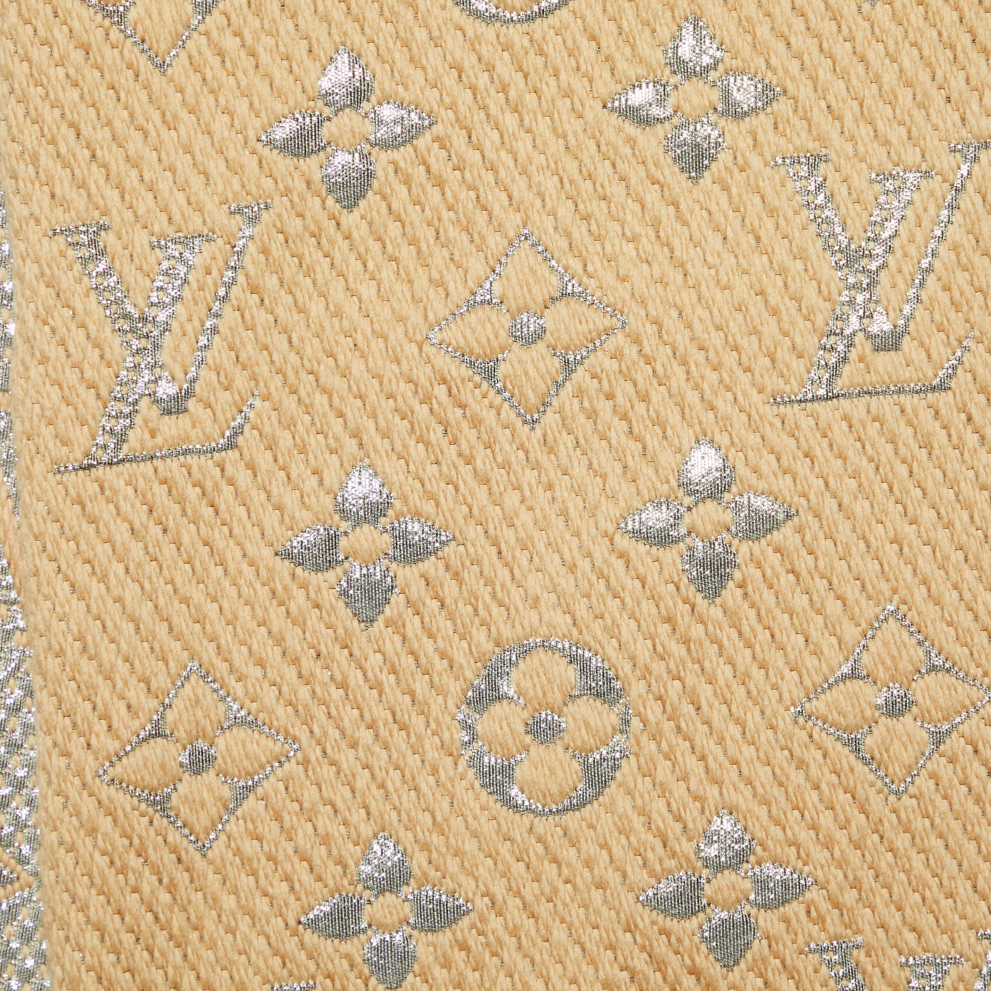 Montsouris Louis Vuitton Logomania beige shine scarf Wool ref