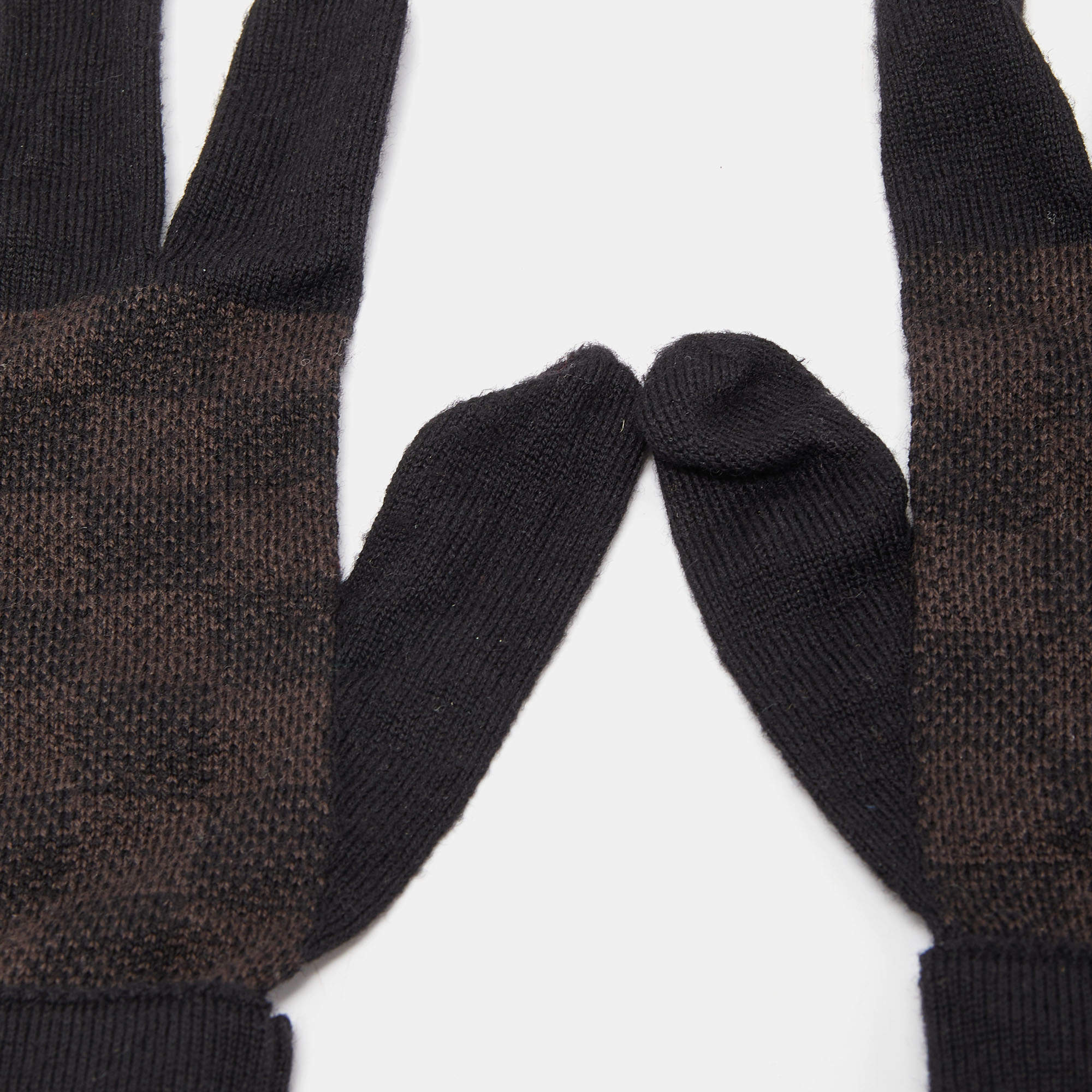 Wool gloves Louis Vuitton Black size 27 cm in Wool - 37126460