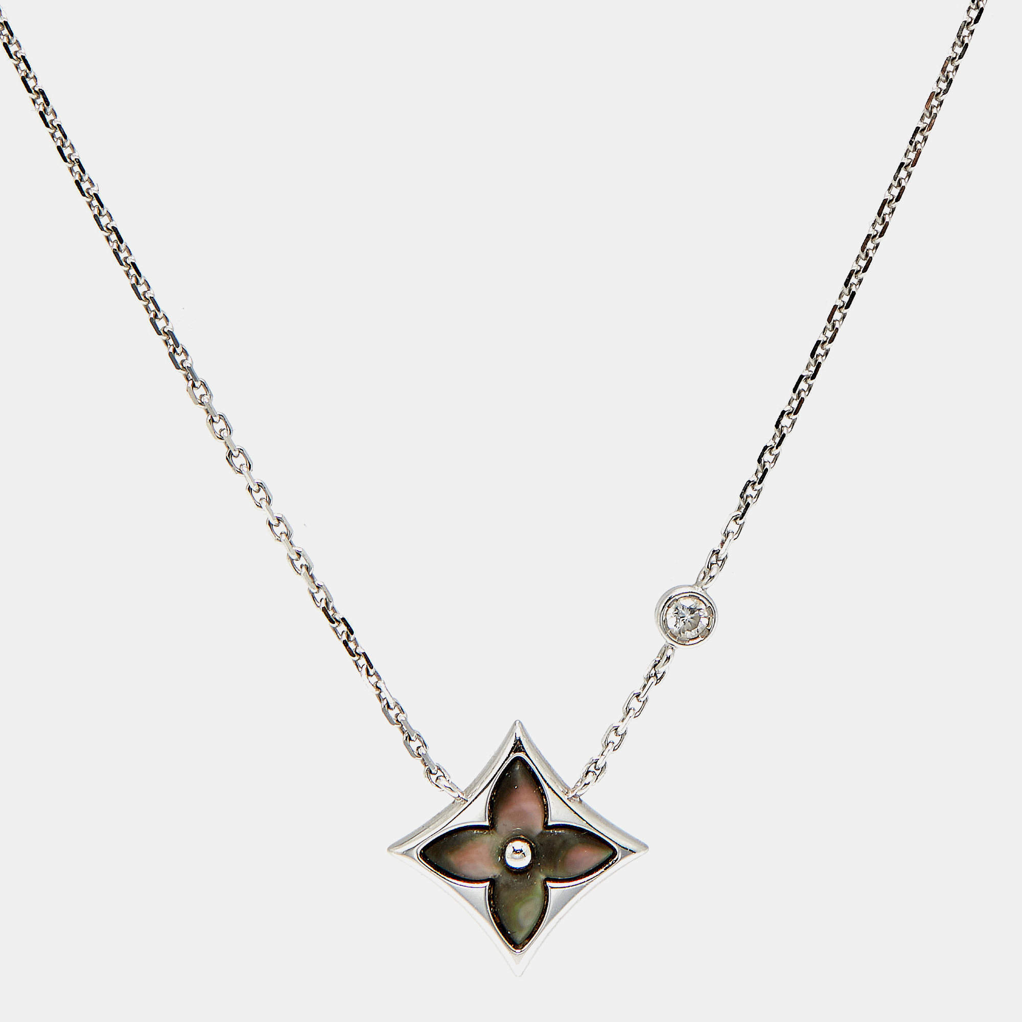Pre Owned Louis Vuitton Blossom BB Grey Mother of Pearl 18k White Gold Necklace
