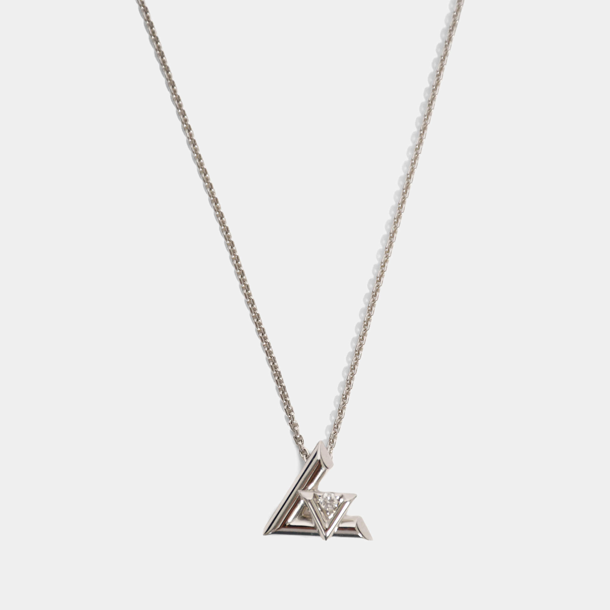 مملوكة مسبقًا Louis Vuitton 18k White Gold/Diamond 'Volt One' Necklace
