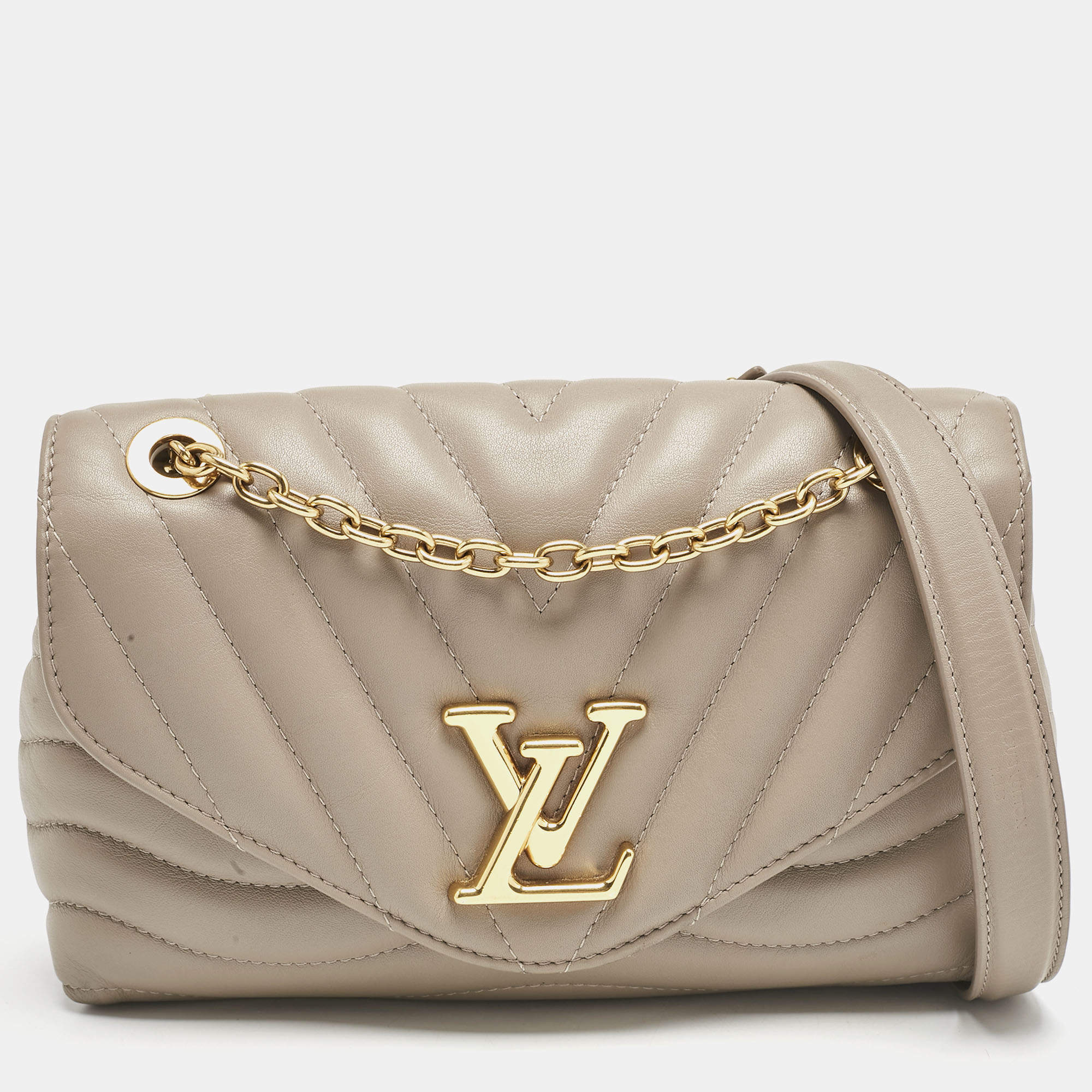 مملوكة مسبقًا Louis Vuitton Taupe Leather New Wave Chain MM Bag