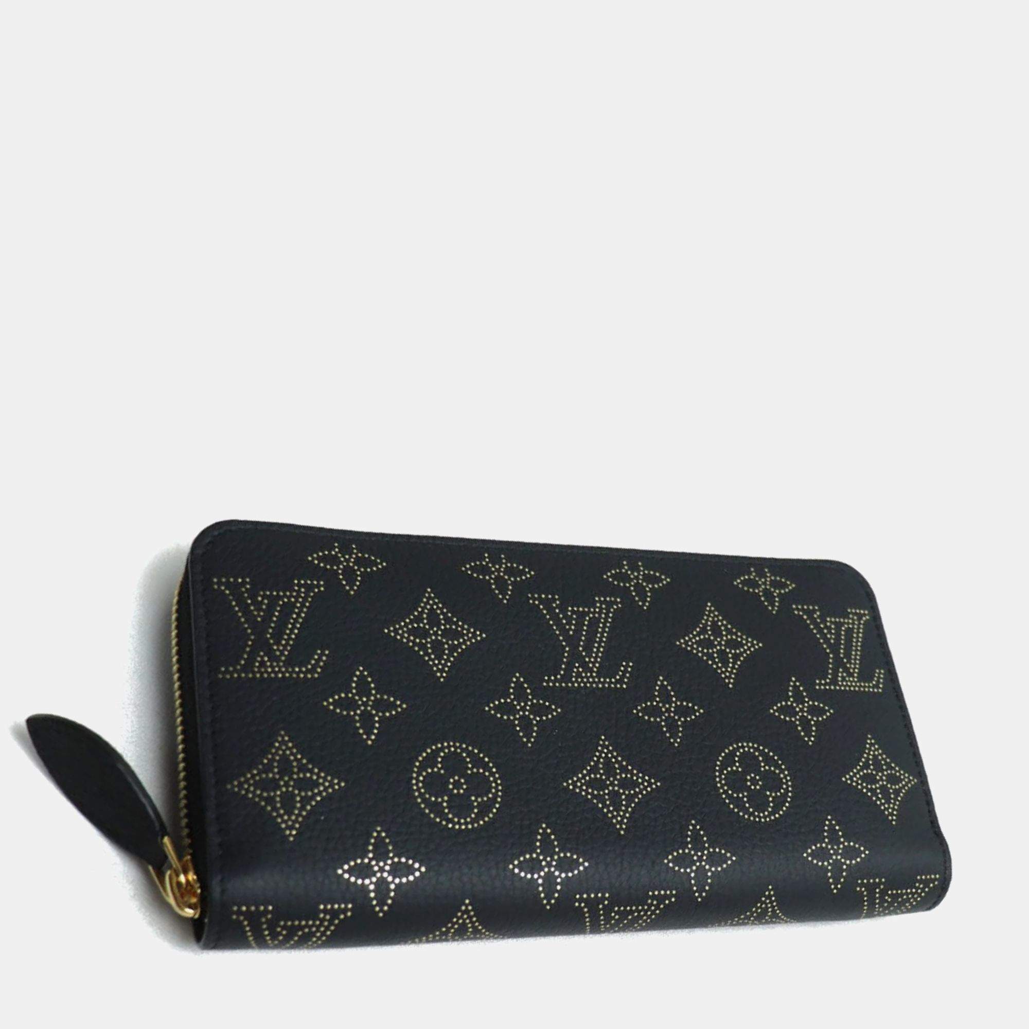 Pre Owned  Louis Vuitton Black/Gold Monogram Mahina Leather Long Round Zippy Wallet