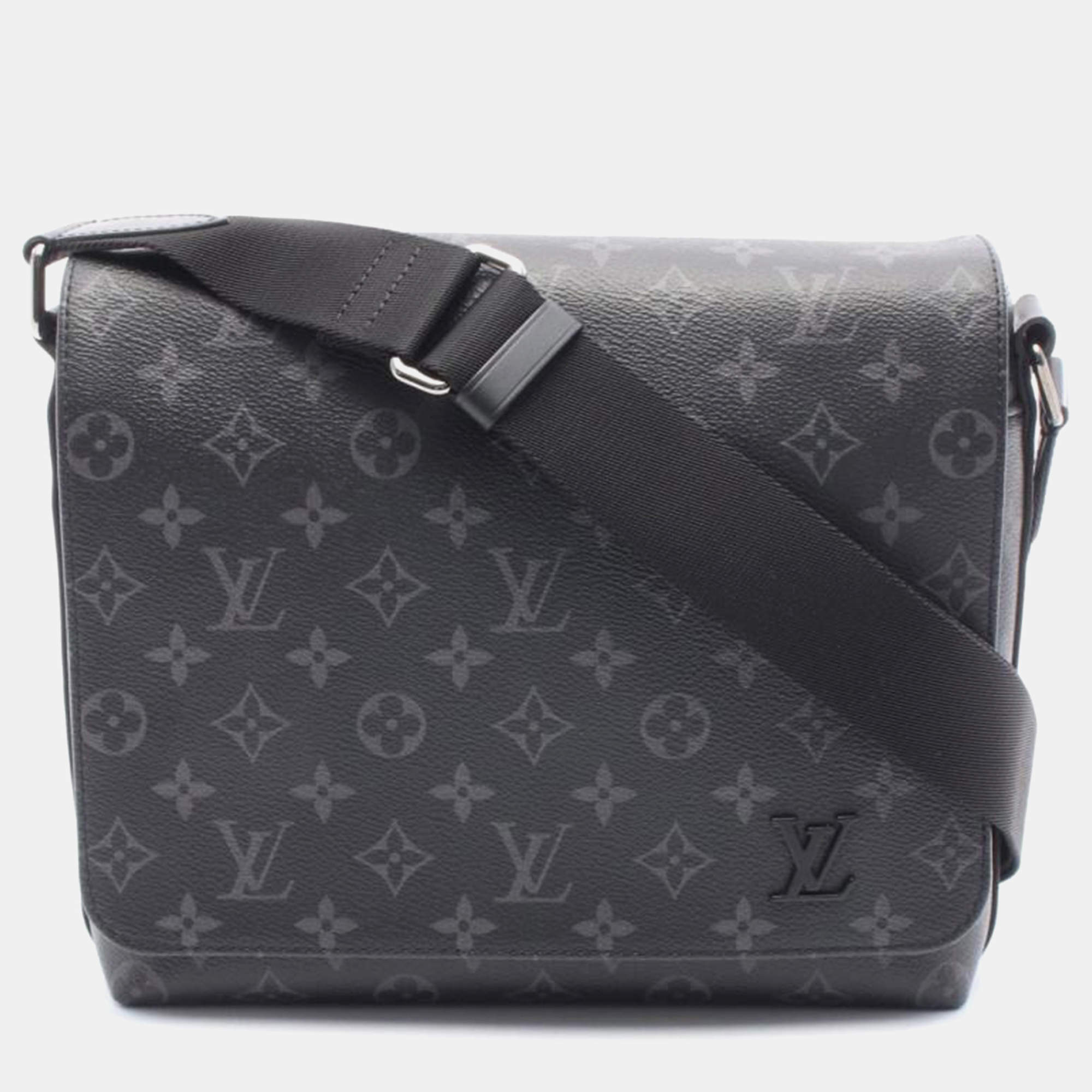 Louis Vuitton District Pm Monogram Eclipse