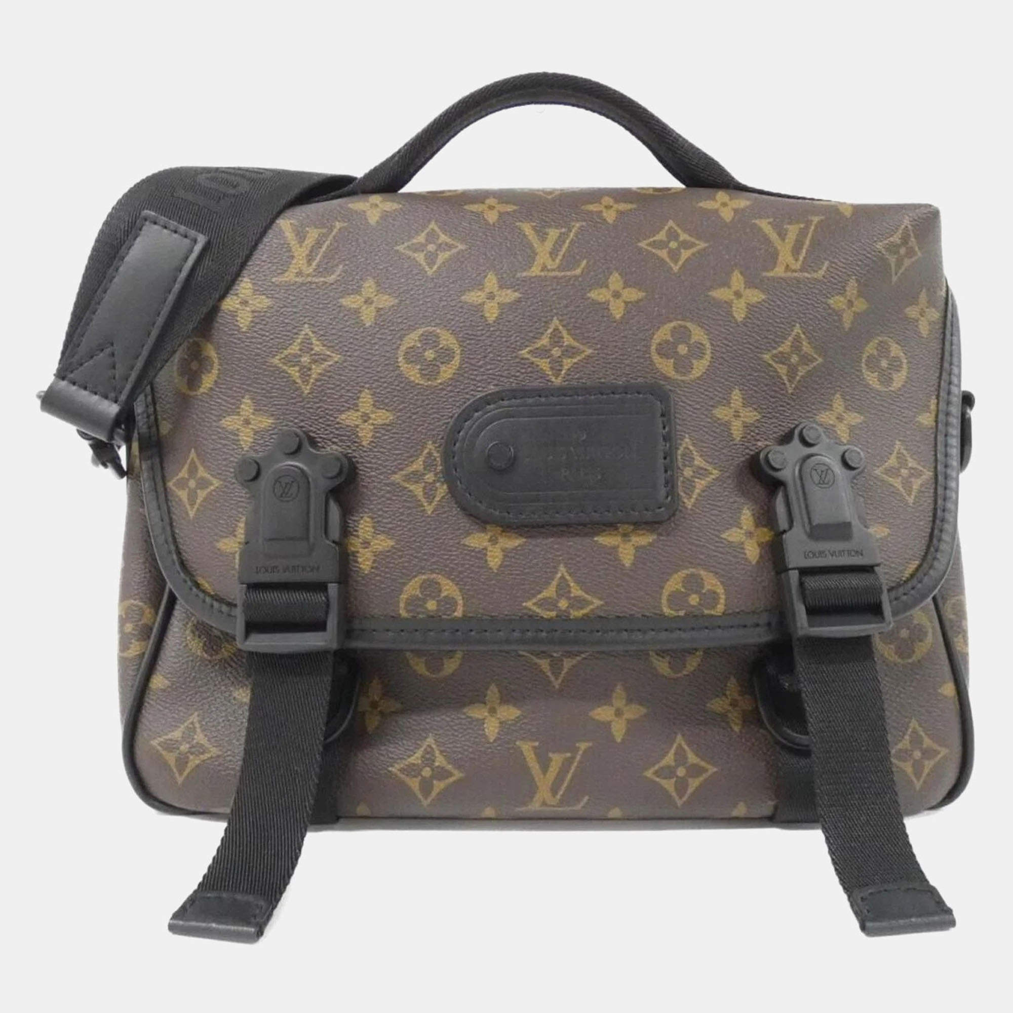 مملوكة مسبقًا Louis Vuitton LV Trail Messenger Monogram Macassar Shoulder Bag