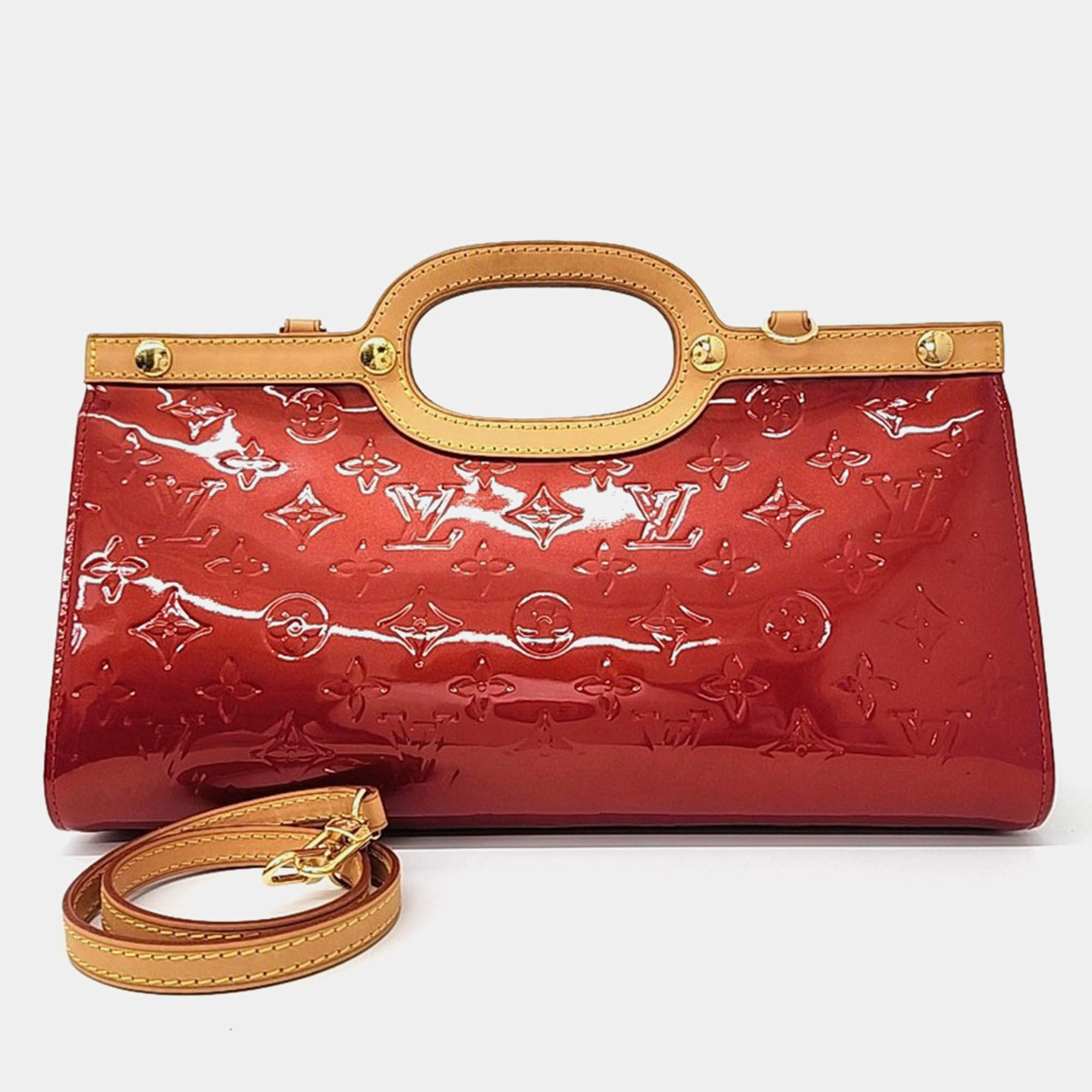 مملوكة مسبقًا Louis Vuitton Red Patent Leather Vernis Roxbury Drive Bag