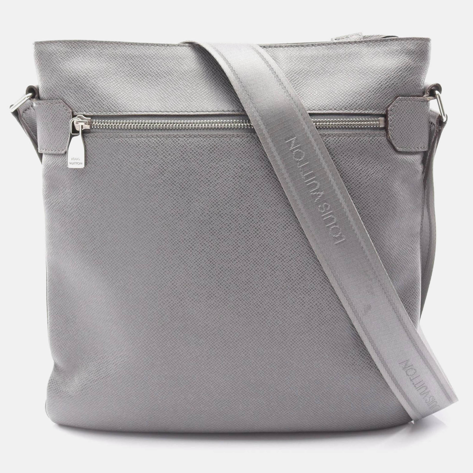 Pre Owned Louis Vuitton Sasha Shoulder Crossbody Bag  Taiga Leather Gray Gres