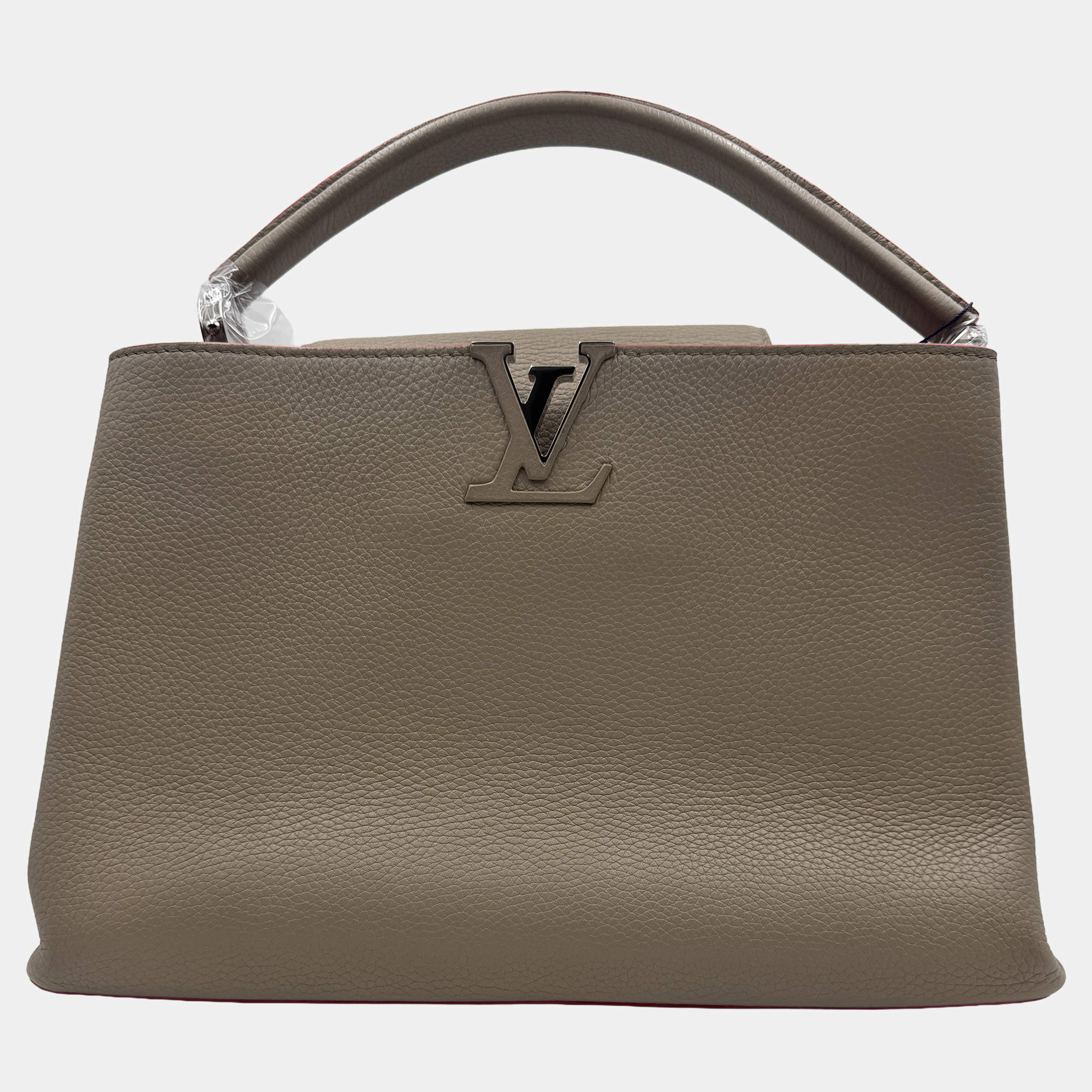 Pre Owned Louis Vuitton grey Leather Capucines MM Bag