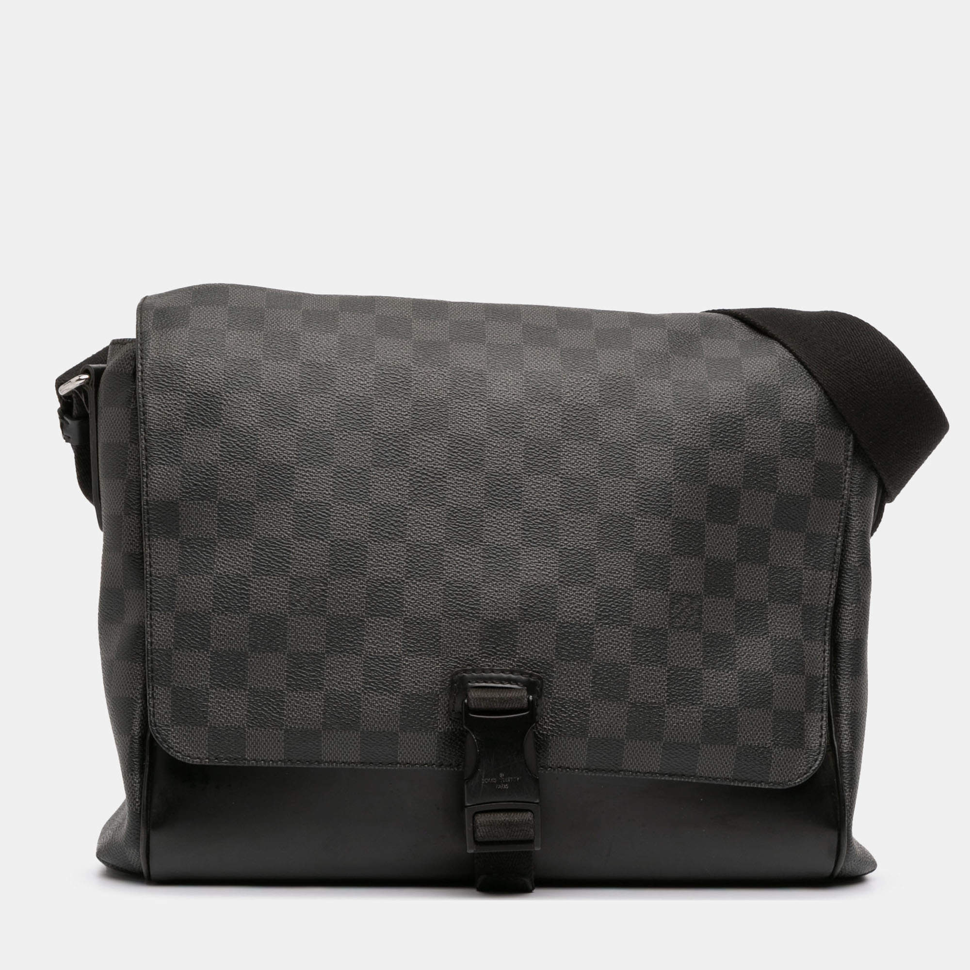 Pre Owned Louis Vuitton Black Damier Graphite Skyline Messenger MM