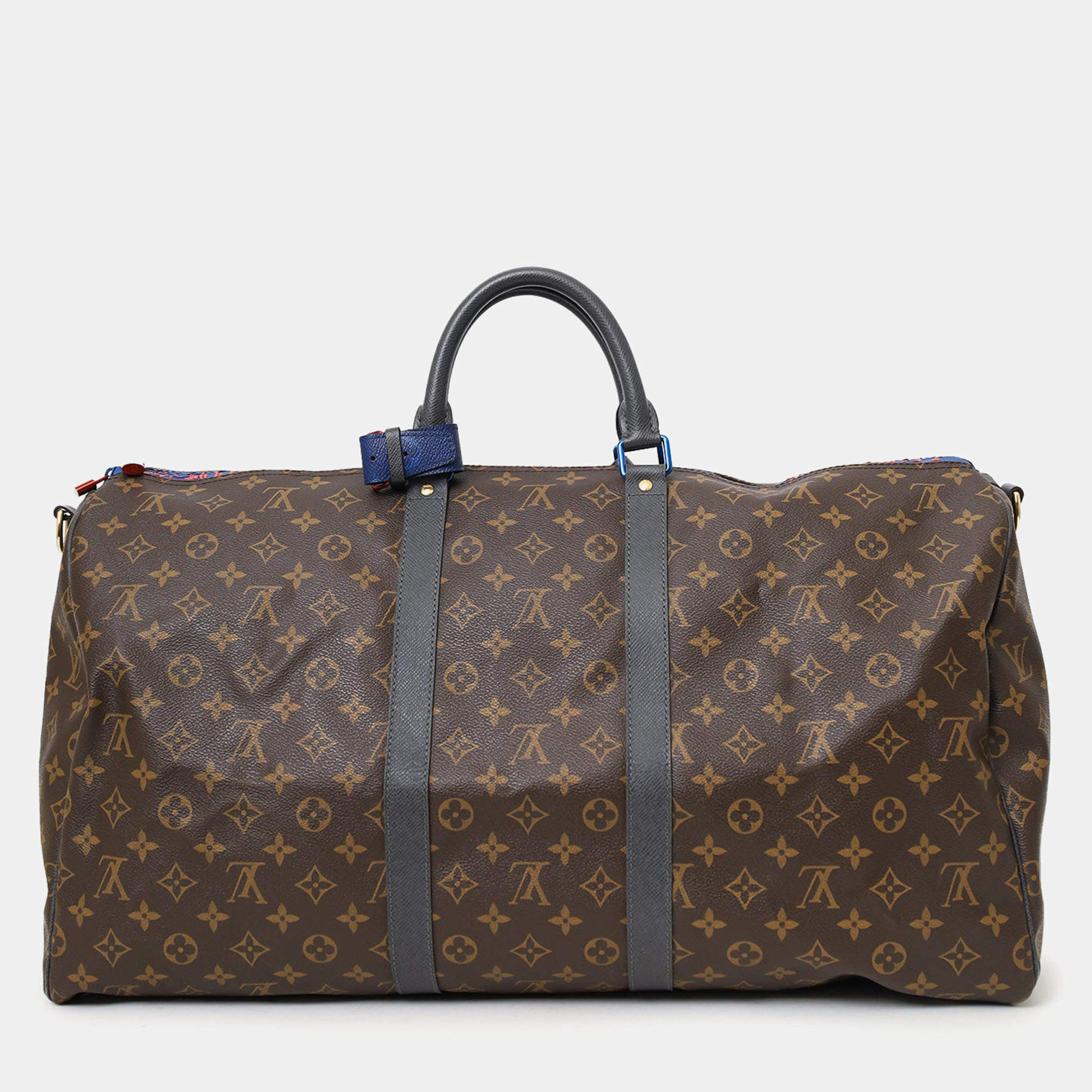 مملوكة مسبقًا Louis Vuitton 2018 Limited Edition Monogram Taiga Outdoor Keepall Bandouliere 55 with Strap