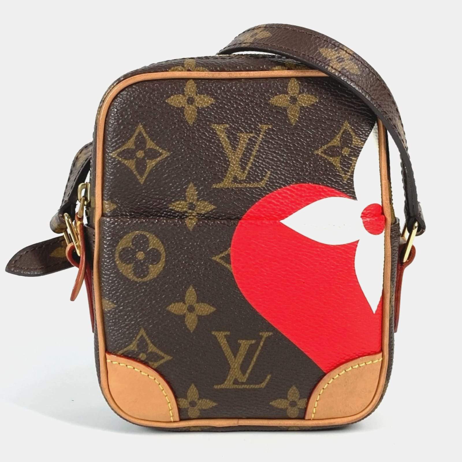 Pre Owned Louis Vuitton Monogram Game On Collection Panam Pochette Small Heart Shoulder Bag In Canvas Brown