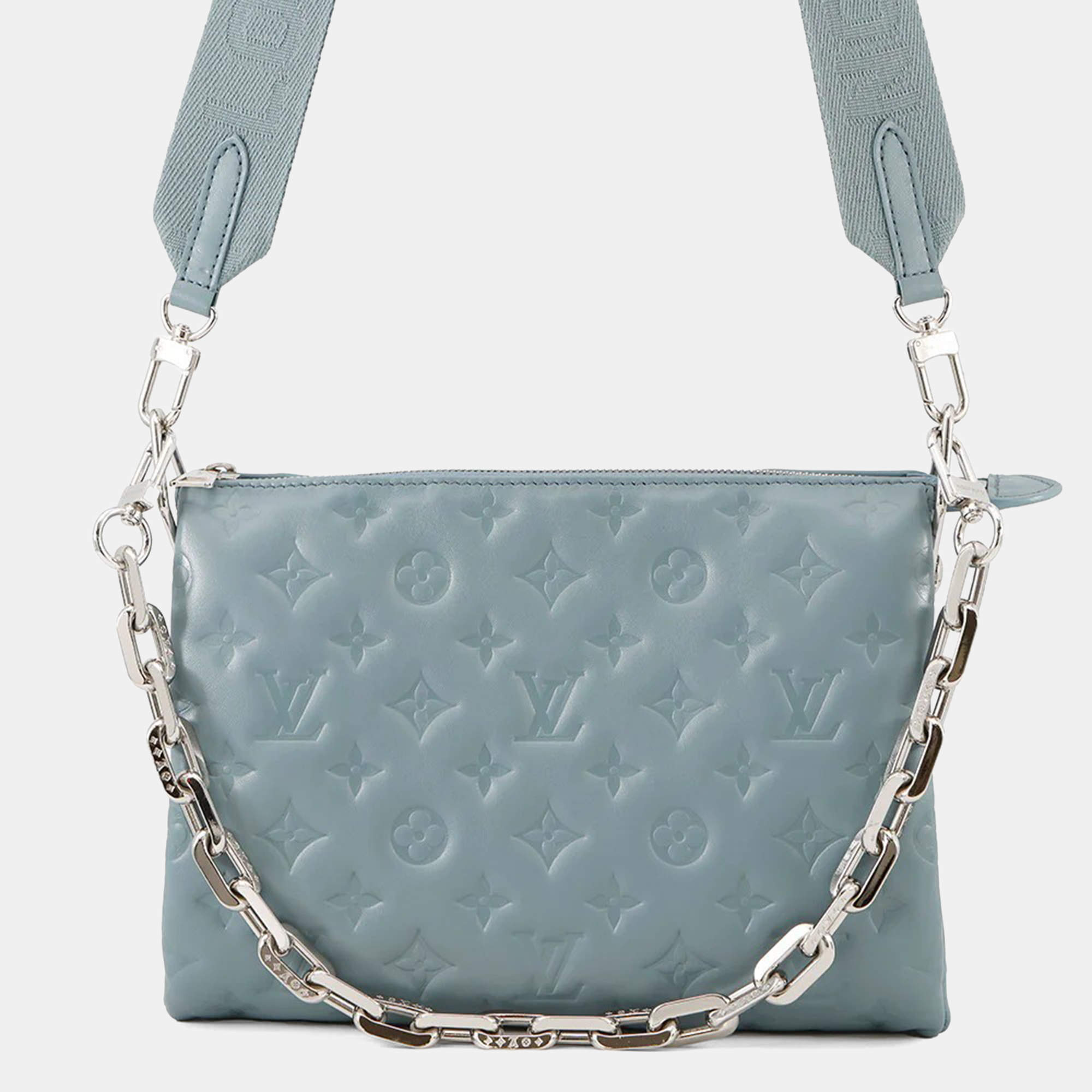 مملوكة مسبقًا حقيبة لويس فيتون كوسين جلد حمل منقوش أزرق جليدي/أحمر حجم صغير