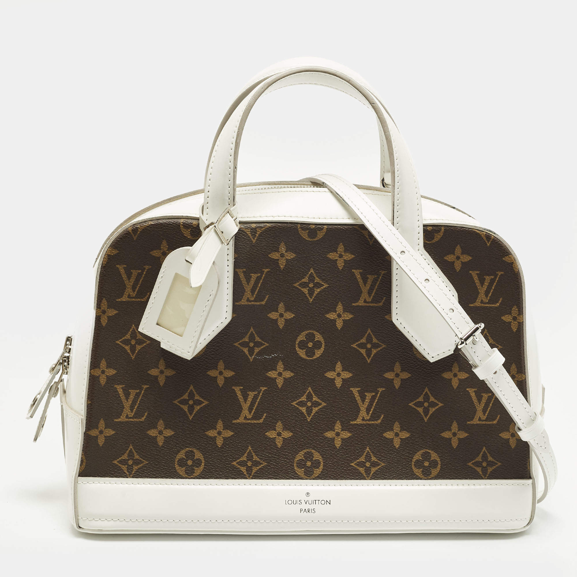 مملوكة مسبقًا Louis Vuitton Dora PM White Monogram Canvas Bag