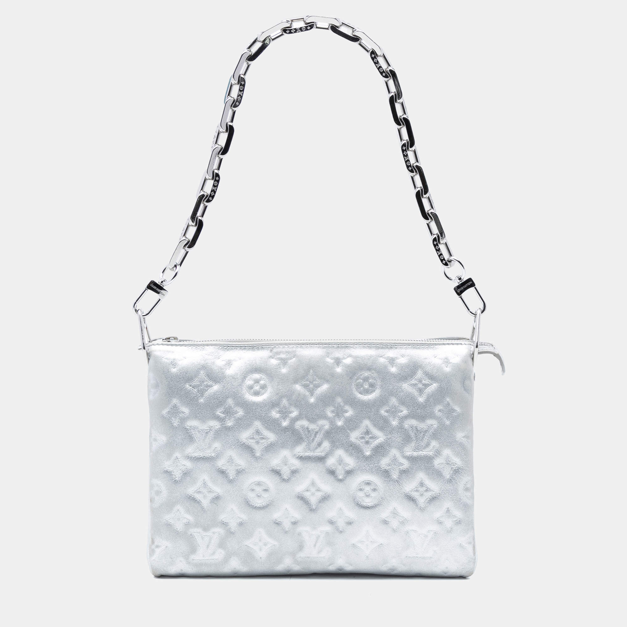 مملوكة مسبقًا حقيبة لوي فيتون كوسين PM جلد الخروف المُنقوش مونوغرام فضي المنتفخ