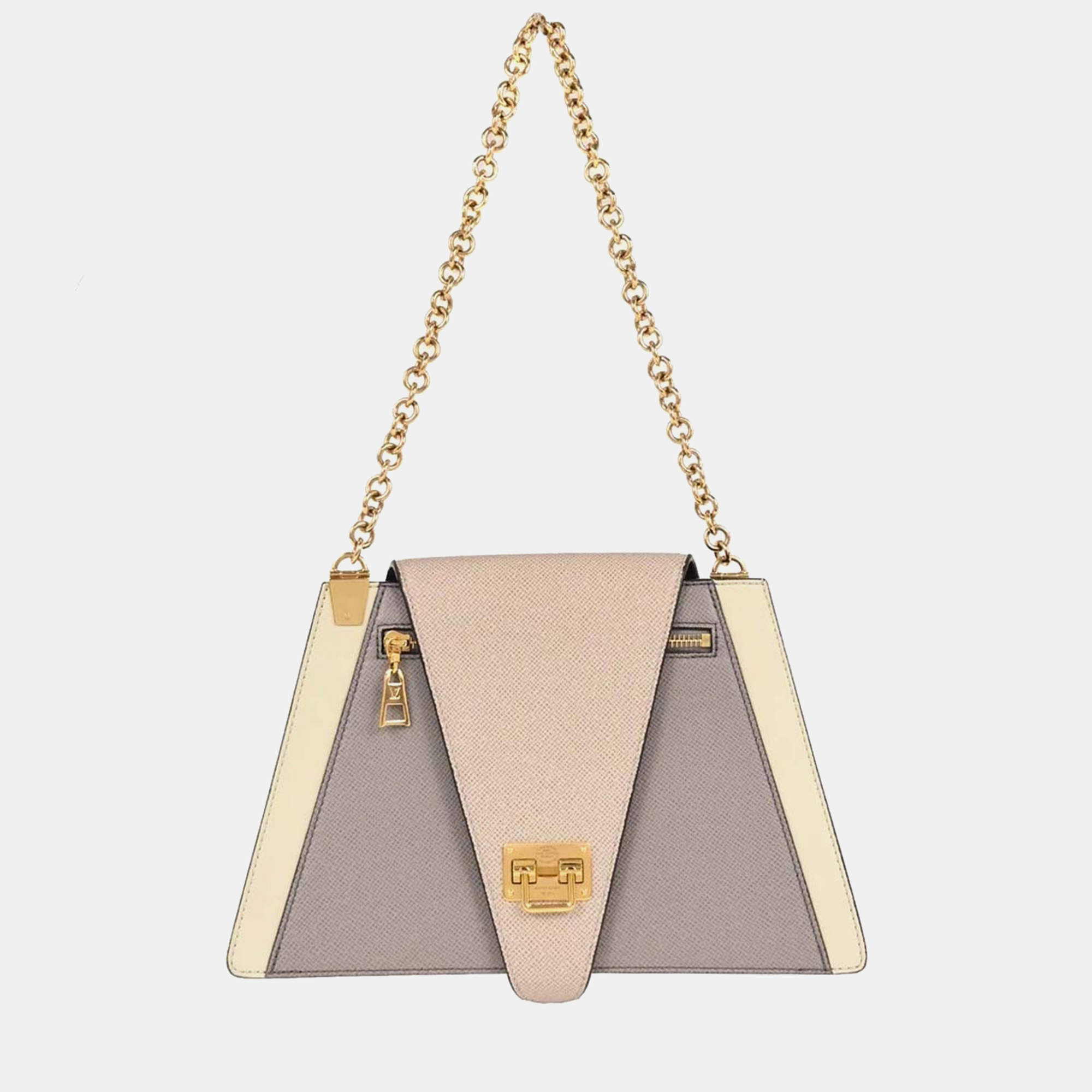 مملوكة مسبقًا Louis Vuitton Gray Taiga Trapeze Shoulder Bag