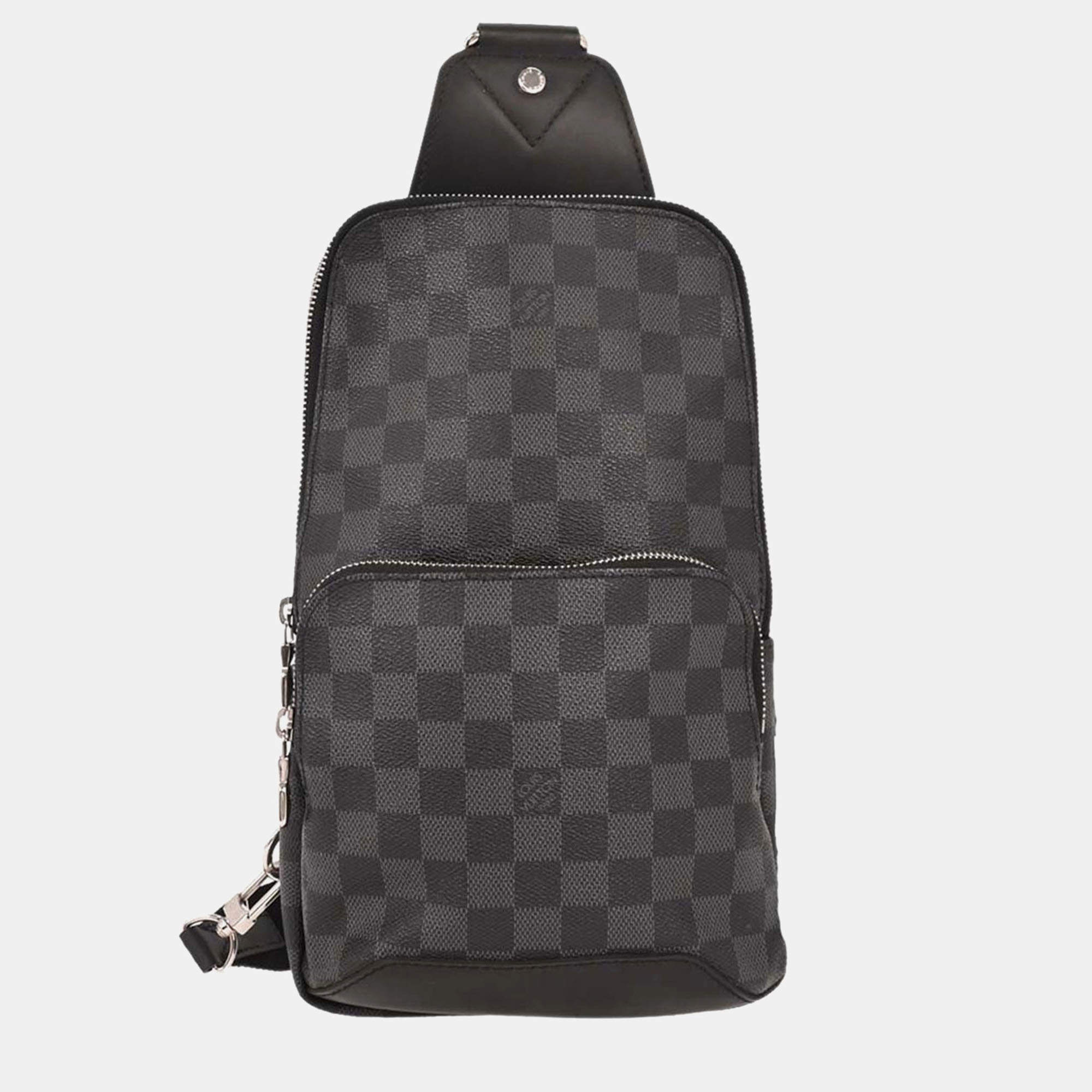 مملوكة مسبقًا Louis Vuitton Graphite Avenue Sling Bag Crossbody Bag