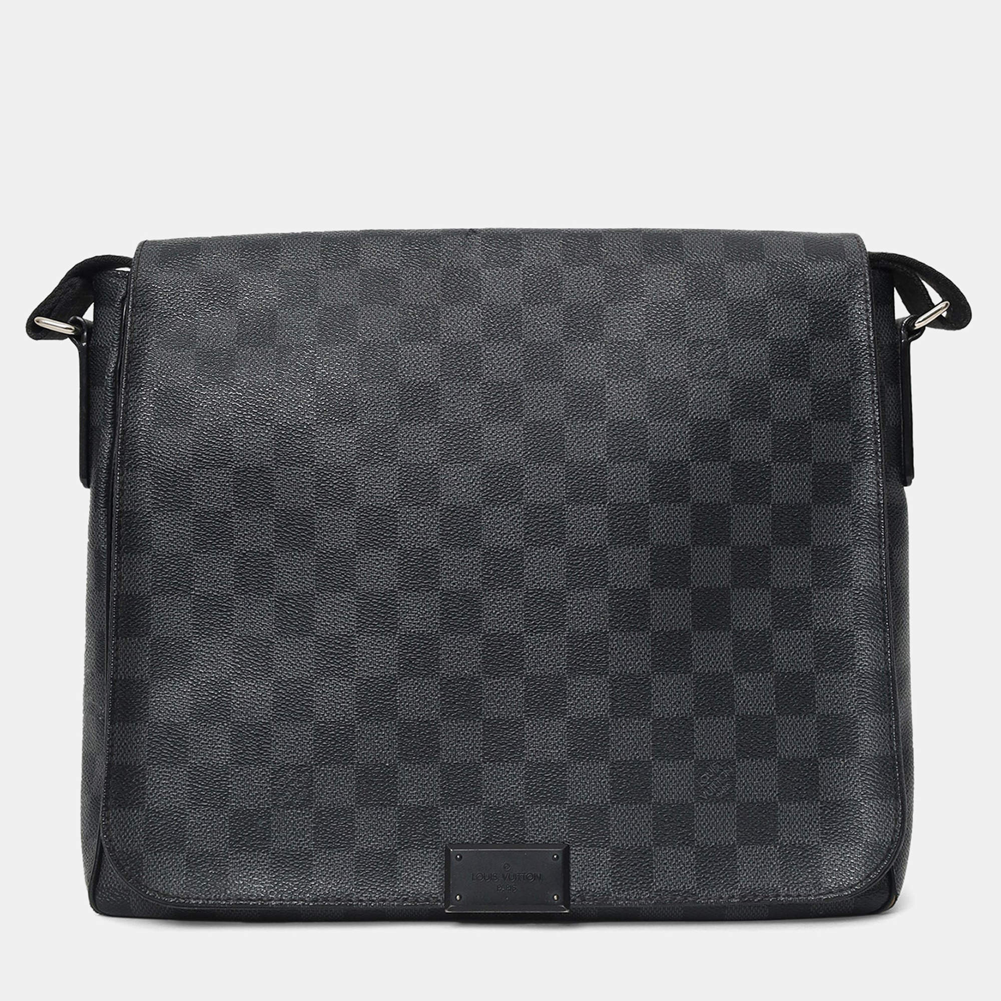 مملوكة مسبقًا Louis Vuitton 2013 Damier Graphite Daniel MM Messenger Bag