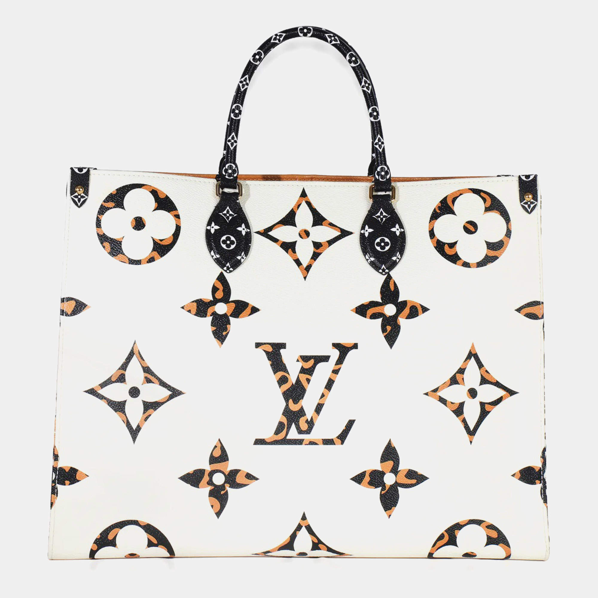 مملوكة مسبقًا Louis Vuitton White Giant Monogram Jungle Canvas Onthego GM