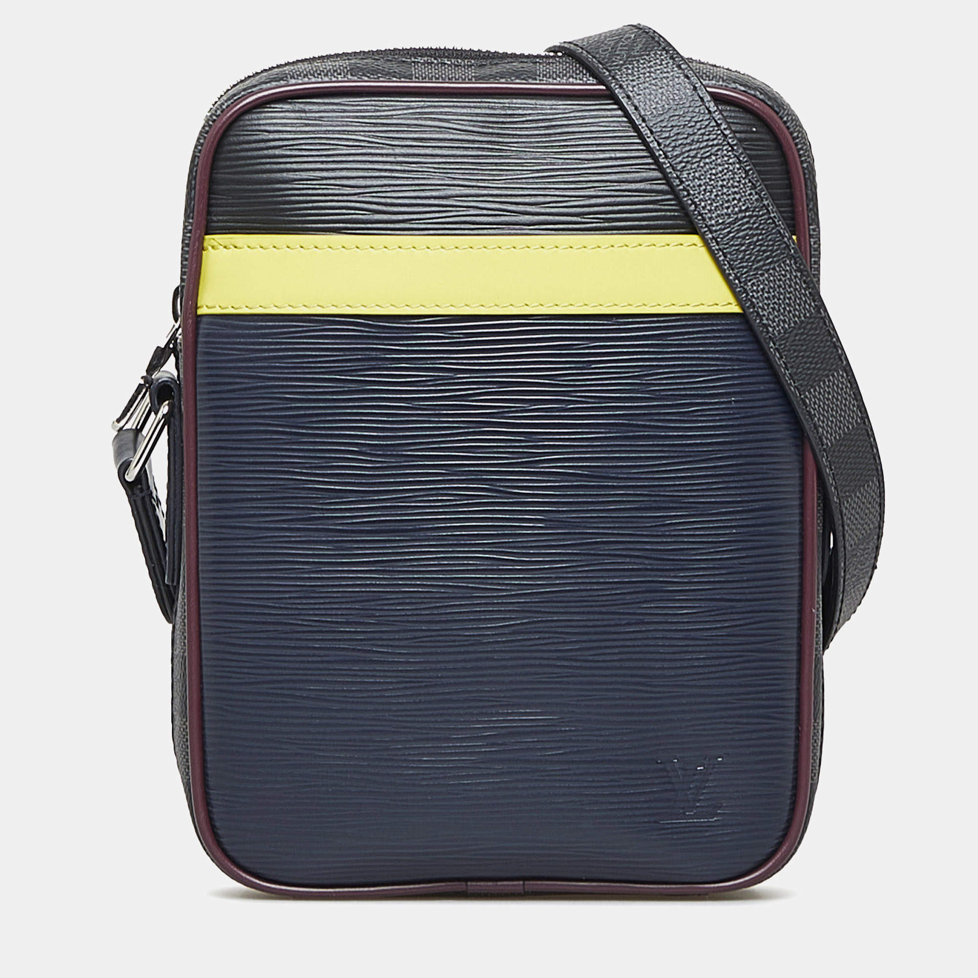 مملوكة مسبقًا Louis Vuitton Black Epi Damier Graphite Danube Slim