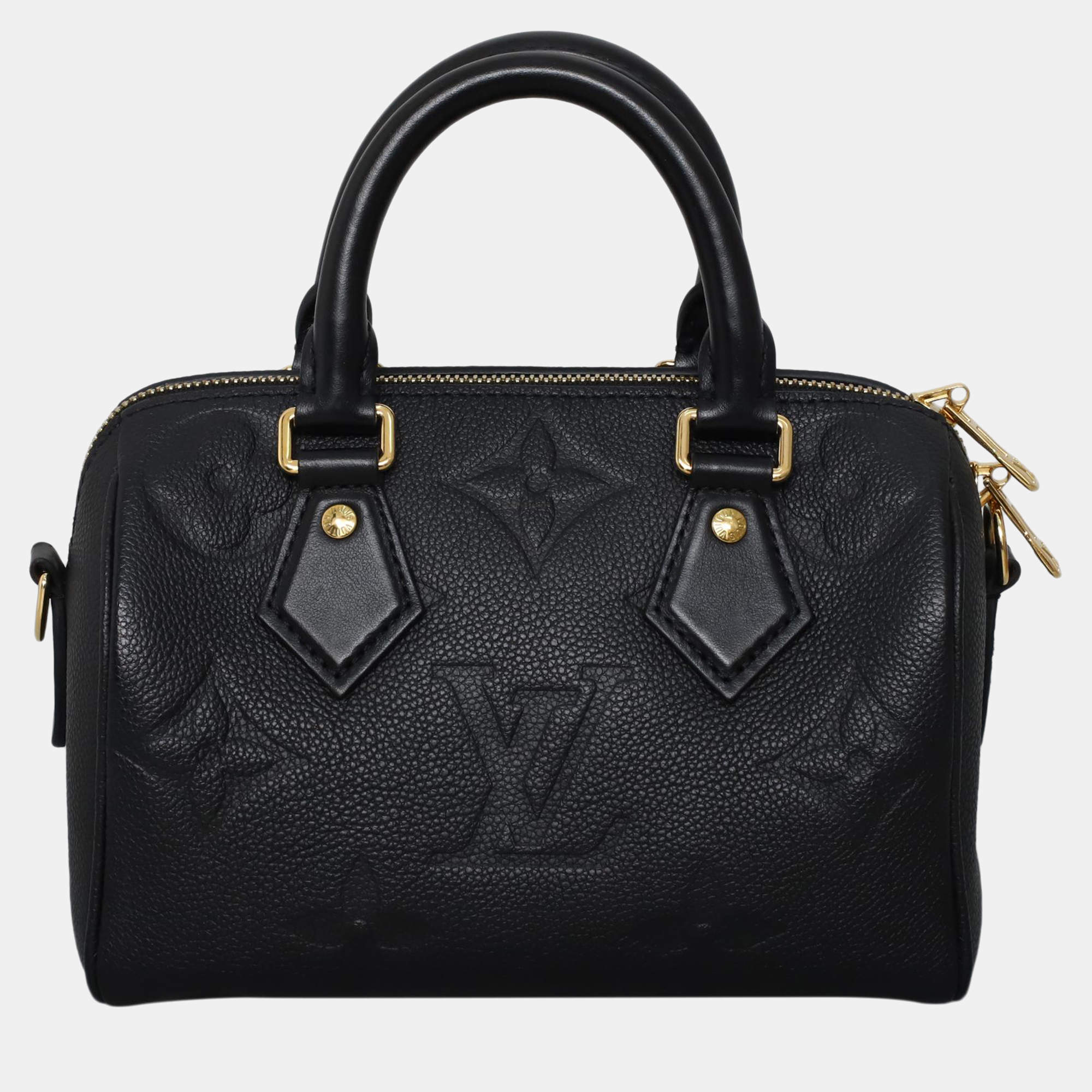 مملوكة مسبقًا ```json
{"name": "Louis Vuitton Bandouliere 20 Monogram Empreinte Speedy Bag", "name_ar": "حقيبة سبيدي لوي فيتون باندولير 20 مونوغرام إمبريانت"}
```
