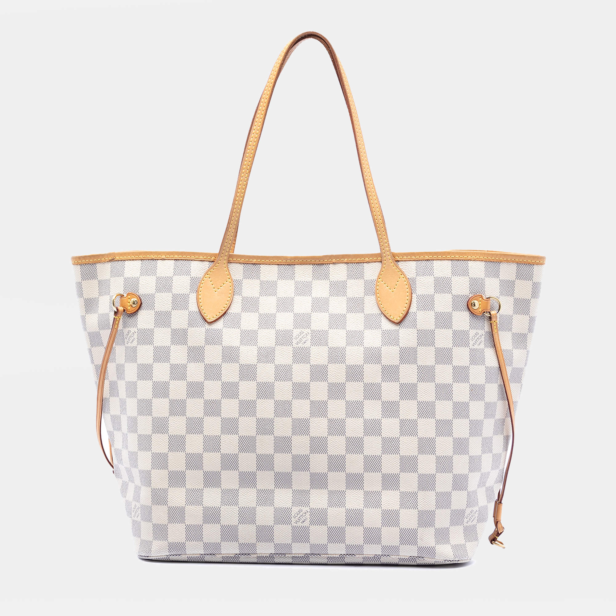 مملوكة مسبقًا حقيبة لويس فويتون نيفيرفول دامير أزور بيضاء بحجم متوسط