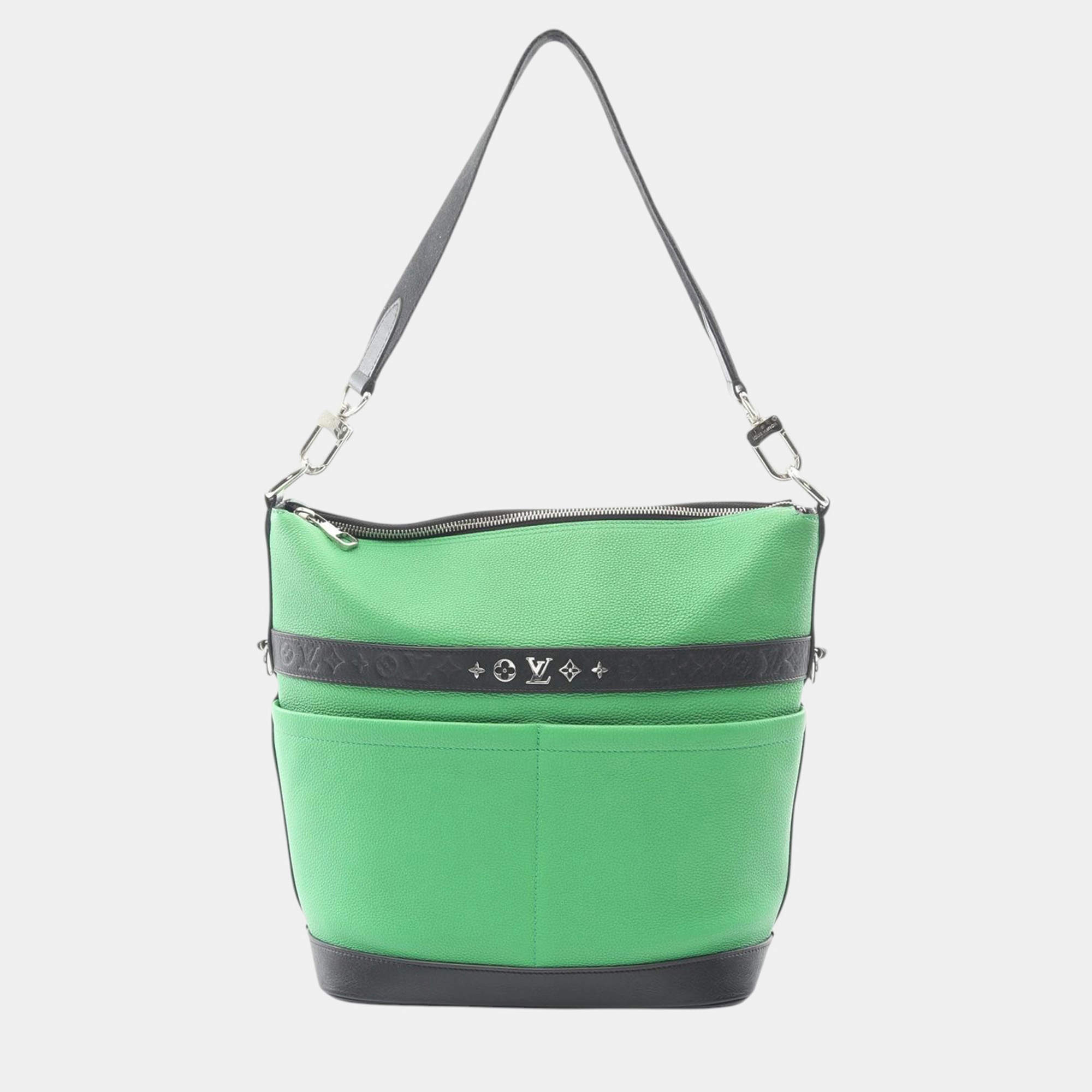 مملوكة مسبقًا Louis Vuitton Green Leather Cruiser GM