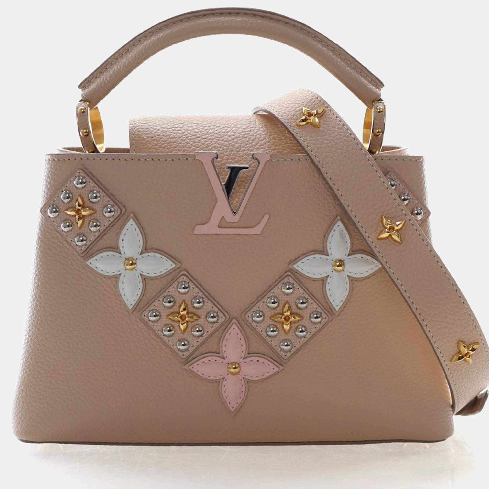 مملوكة مسبقًا Louis Vuitton Studded Taurillon Capucines BB
