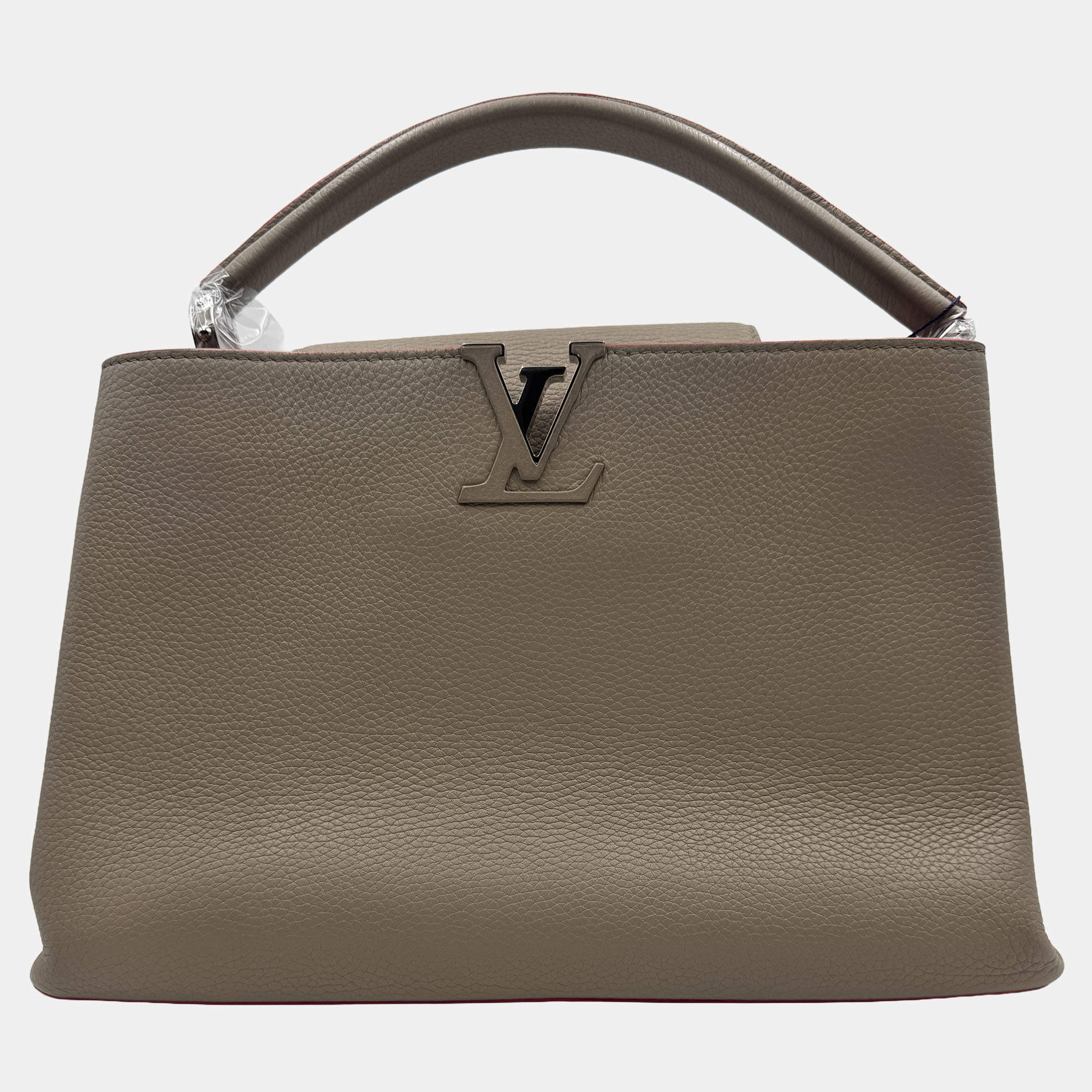 مملوكة مسبقًا Louis Vuitton Grey Leather Capucines Mm Bag