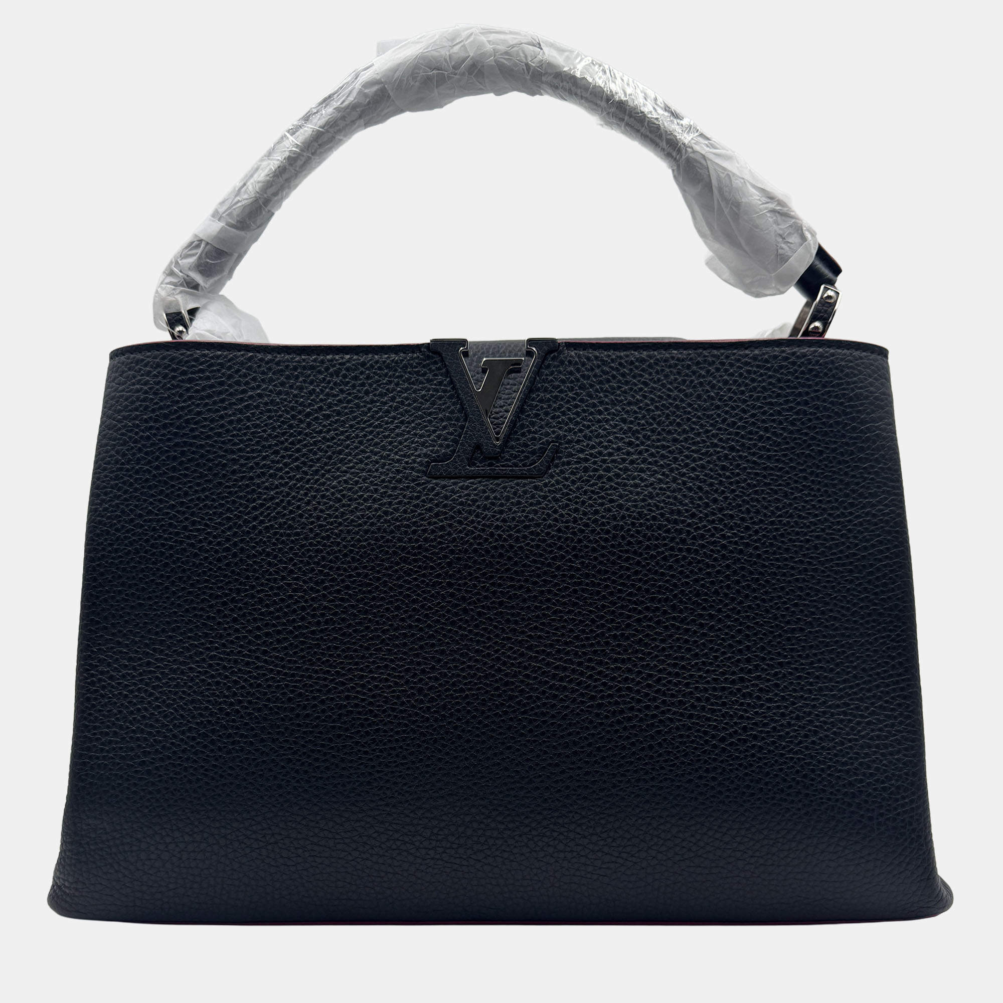 Pre Owned Louis Vuitton Black Taurillon Leather Capucines Mm Bag