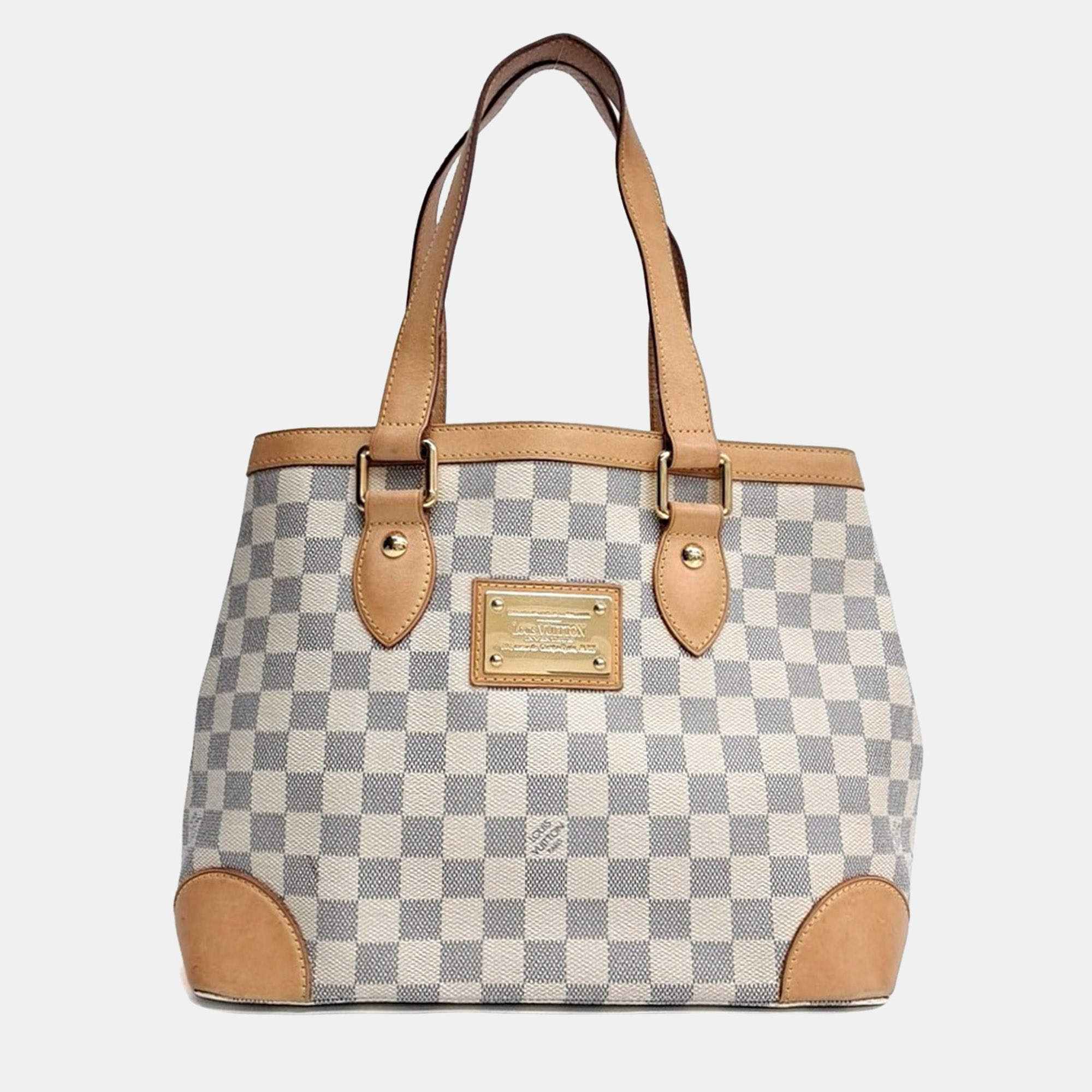 مملوكة مسبقًا ```json
{"name": "Louis Vuitton Azur Hampstead PM", "name_ar": "لويس فويتون ازور هامبستيد صغيرة"}
```