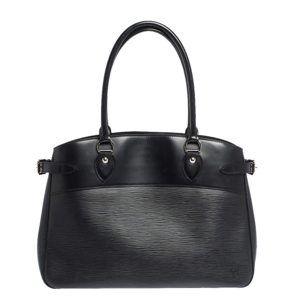 مملوكة مسبقًا حقيبة لوى فيتون باسي جلد جلد أيبي سوداء GM