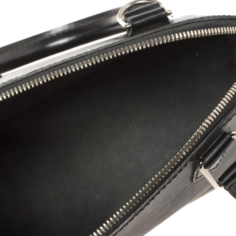 Alma bb leather handbag Louis Vuitton Black in Leather - 33782991