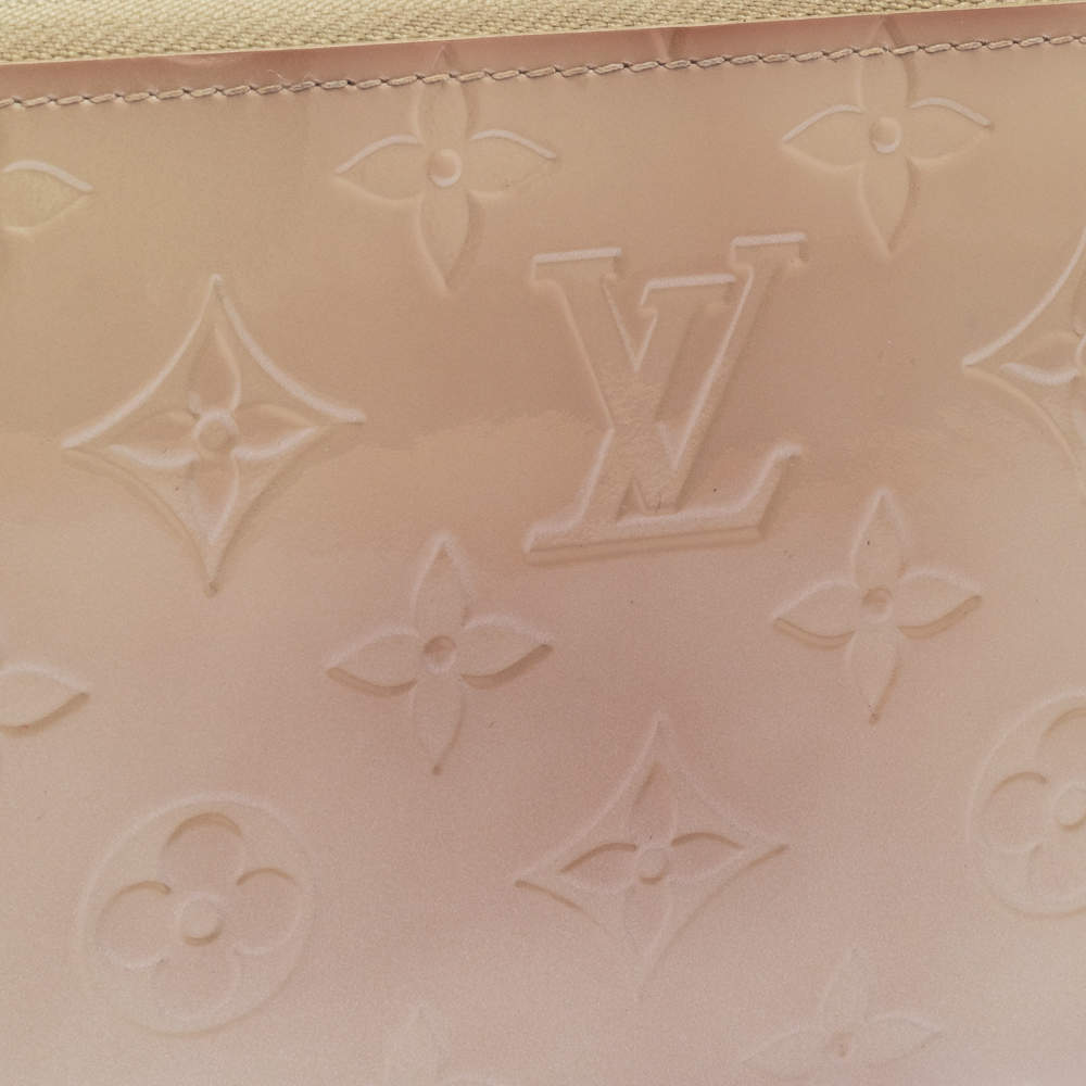 Louis Vuitton Cream White Monogram Vernis Zippy Wallet For Sale at 1stDibs