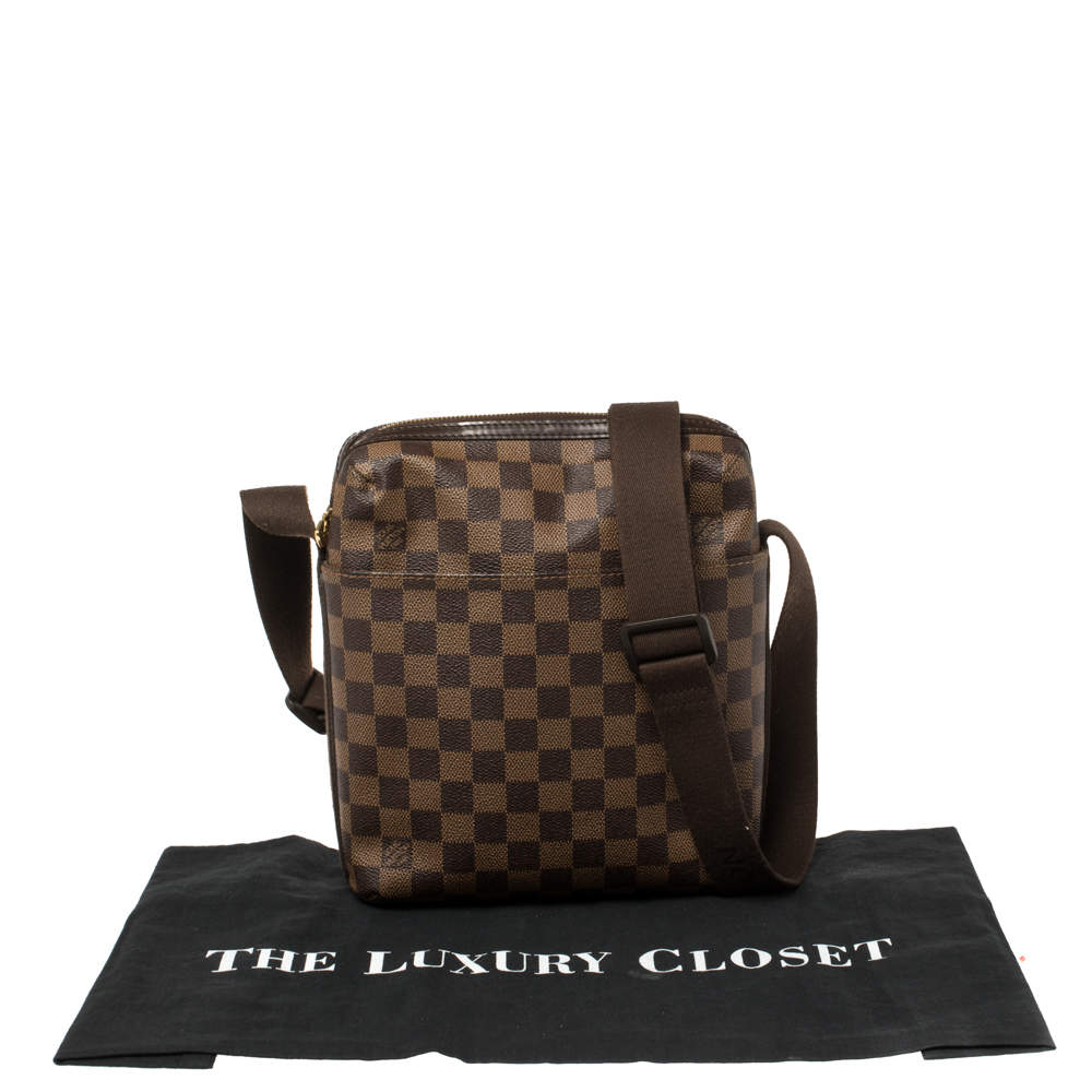 Louis Vuitton Monogram Trotteur Beaubourg This modern design Louis Vuitton  Monogram Trotteur Beaubourg is perfect for holding your…