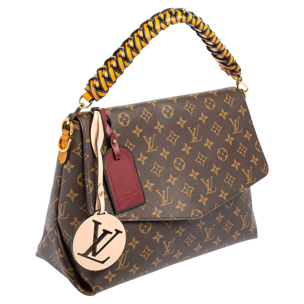 Louis Vuitton Beaubourg Tote- What's In My Bag 