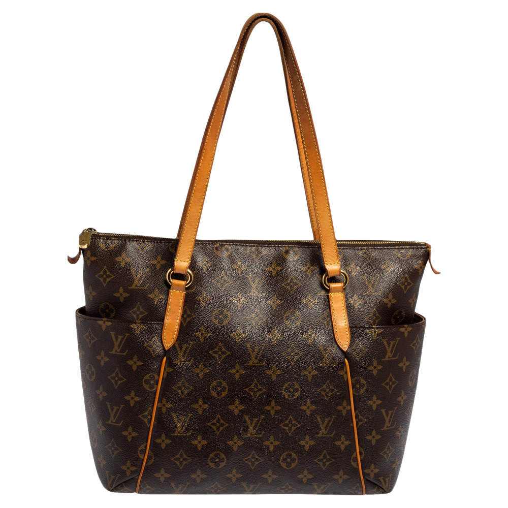 مملوكة مسبقًا حقيبة لوي فيتون توتالي كانفاس مونوغرامي MM