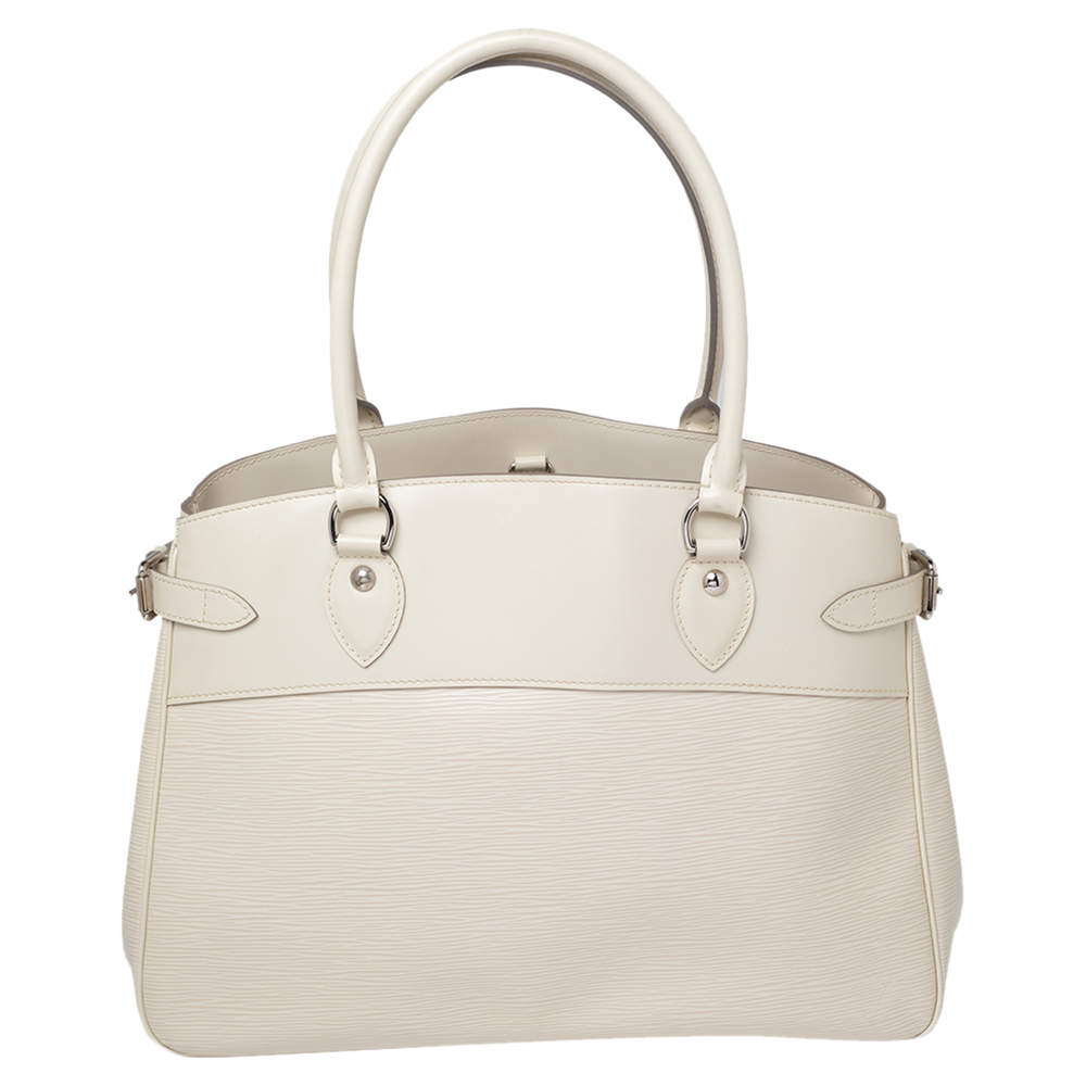 مملوكة مسبقًا Louis Vuitton Vanilla Epi Leather Passy GM Bag