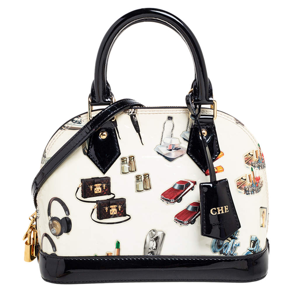 مملوكة مسبقًا حقيبة لوي فيتون ألما بي بي جلد لامع مونوغرامي أبيض وملصقات 