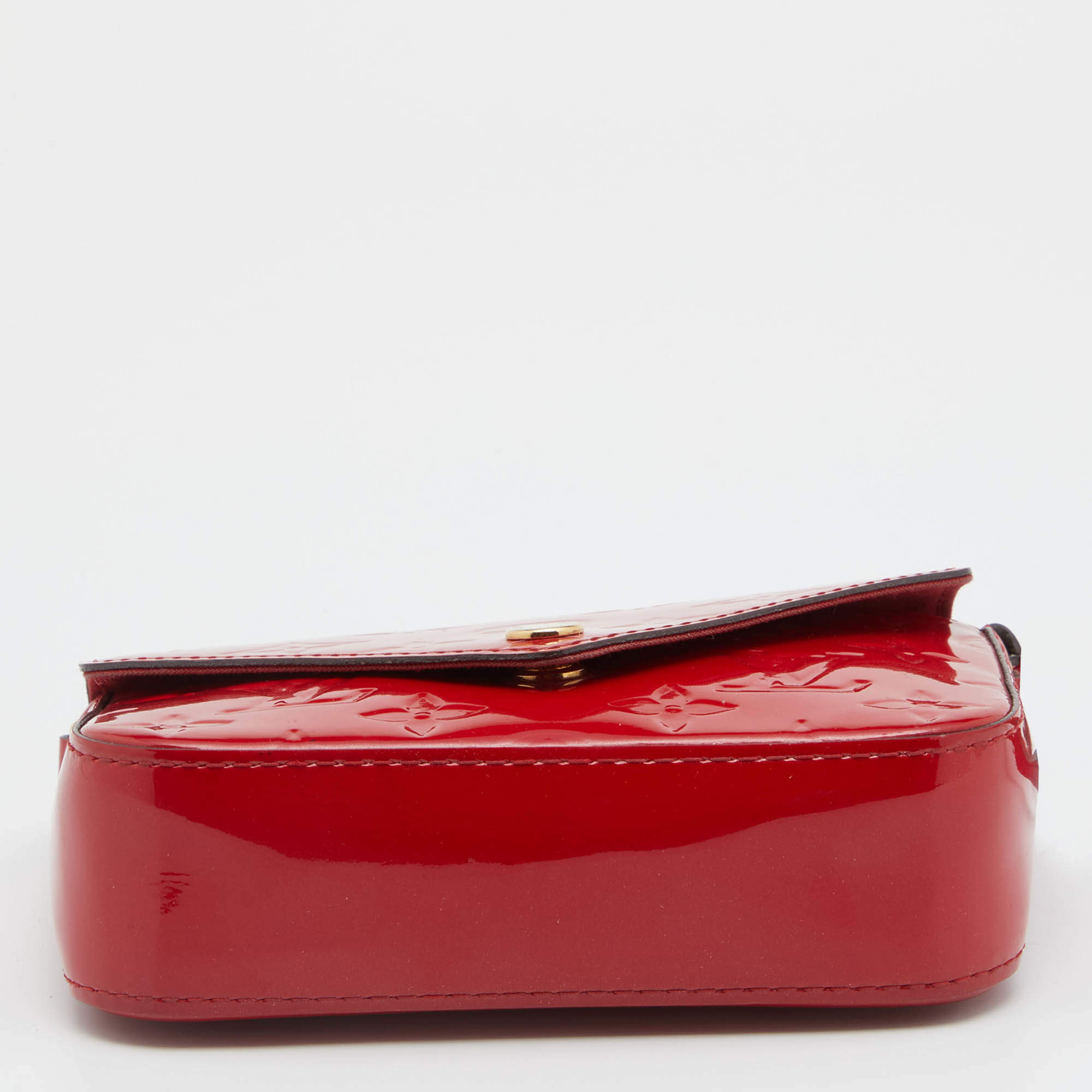 Review & What fits in my bag: Louis Vuitton Mini Sac Lucie in Cerise  Vernis. 