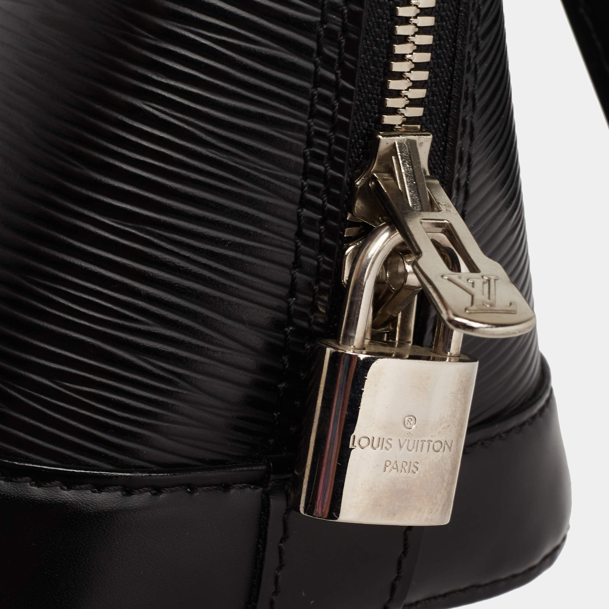 Louis Vuitton Alma BB Handbag Epi Leather Silver Color Hardware – EliteLaza