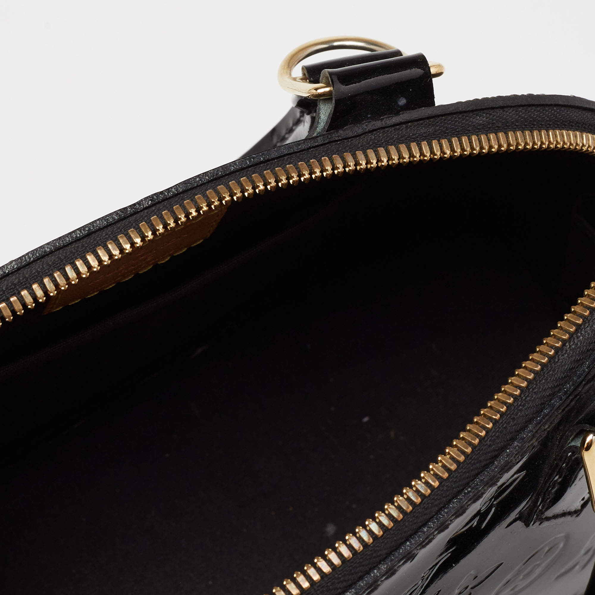 Alma bb leather handbag Louis Vuitton Black in Leather - 20506996